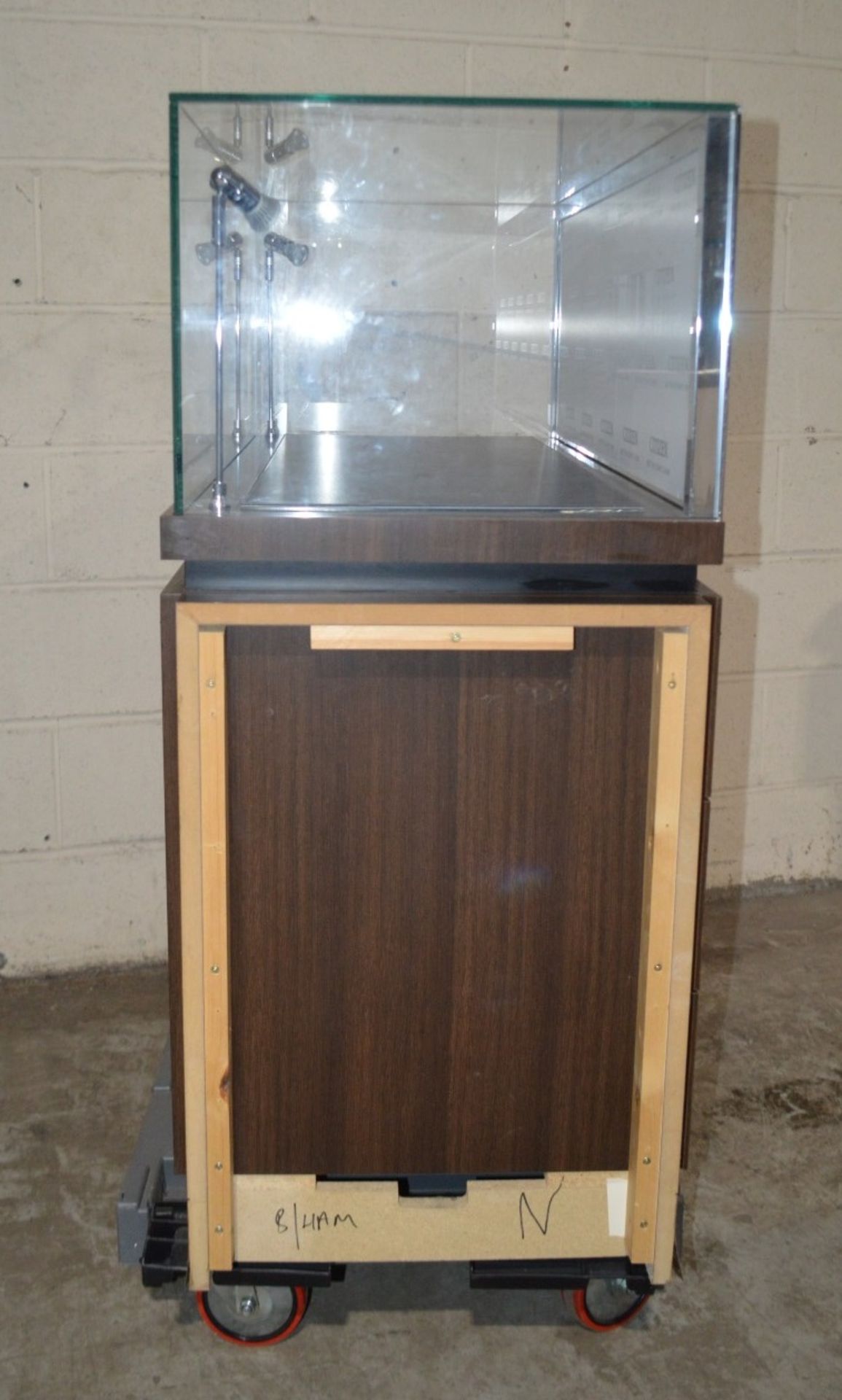 1 x Lockable Illuminated Display Case With 3 x Unlocked Drawers - Supplied With Keys - Dimensions: - Image 5 of 8