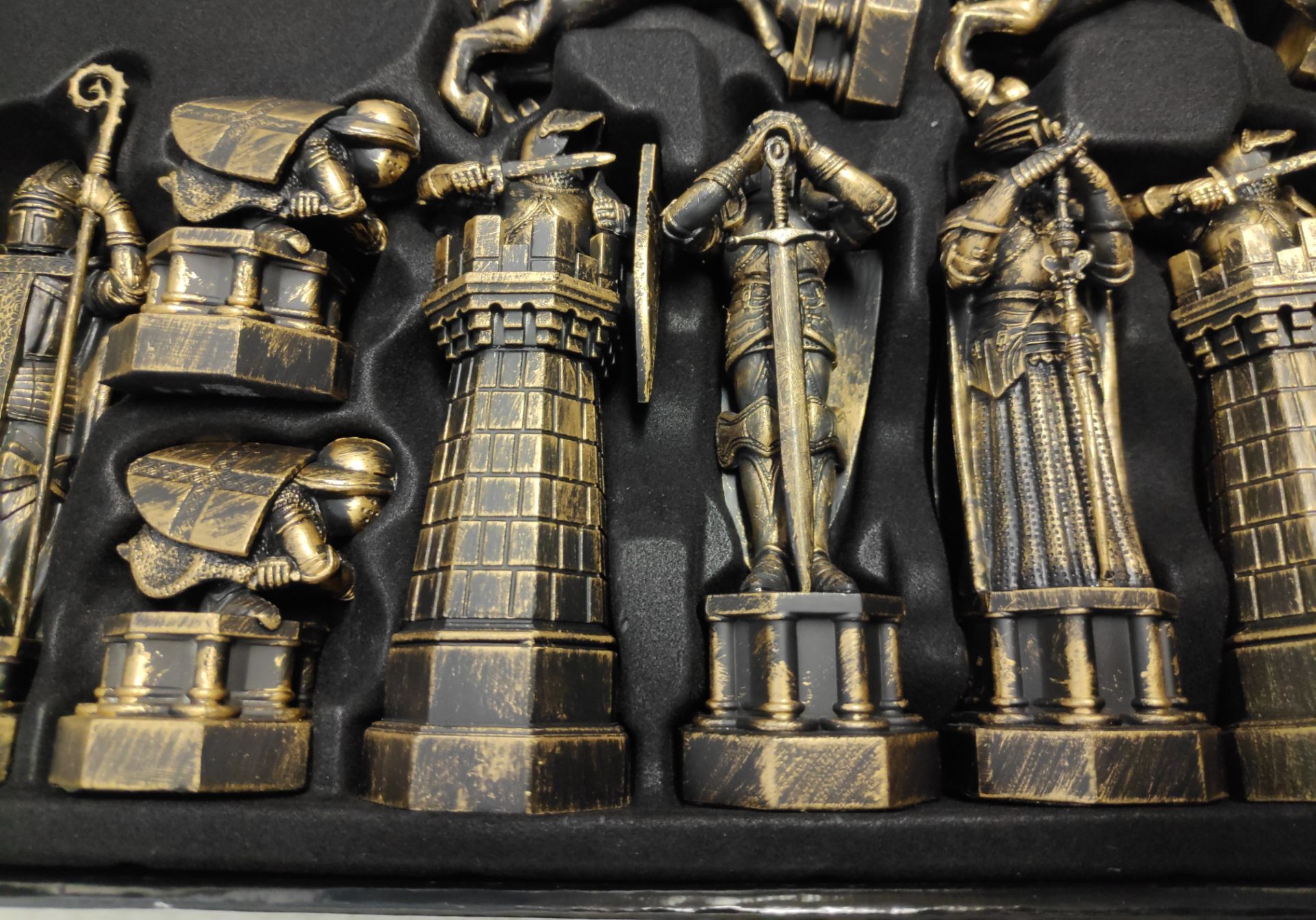 1 x The Noble Collection Harry Potter Final Challenge Limited Edition Chess Set - Image 6 of 20