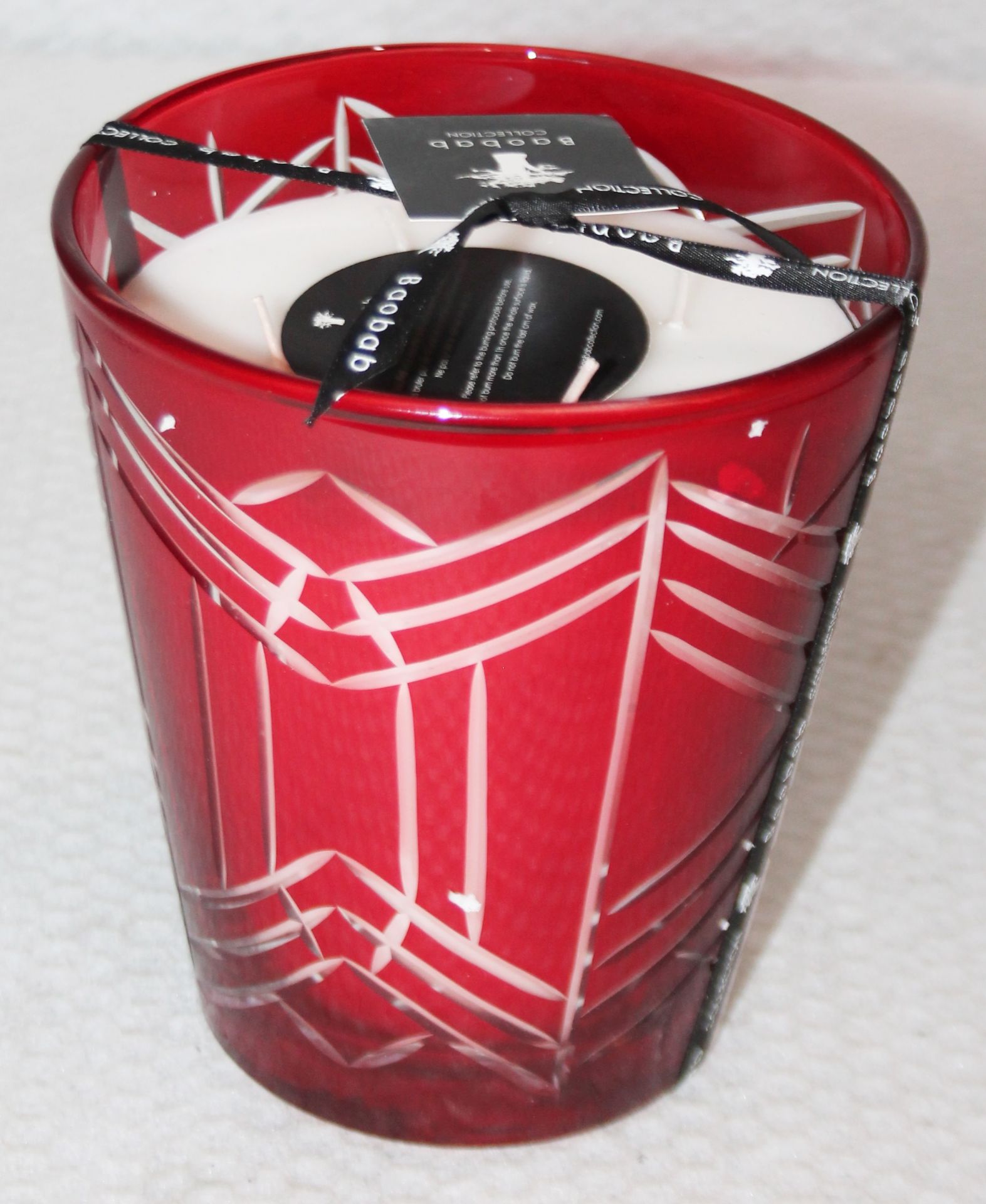 1 x BAOBAB COLLECTION High Society 'Louise' Luxury Candle In A Hand-Engraved Red Glass Jar - - Image 4 of 9