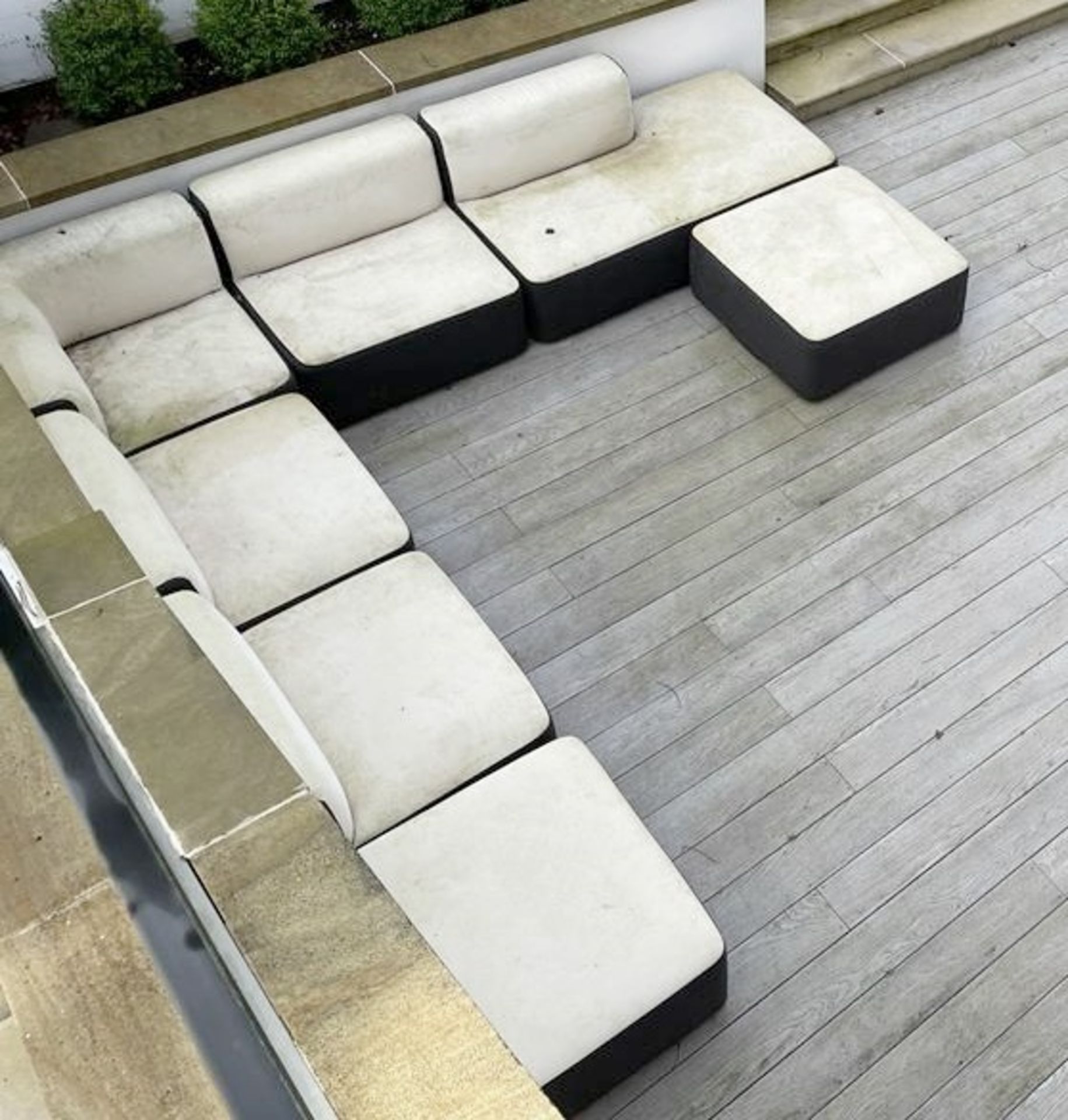 Large 7-Section VARASCHIN Modular Outdoor Corner Sofa Seating - Dimensions To Follow - From an - Image 12 of 12
