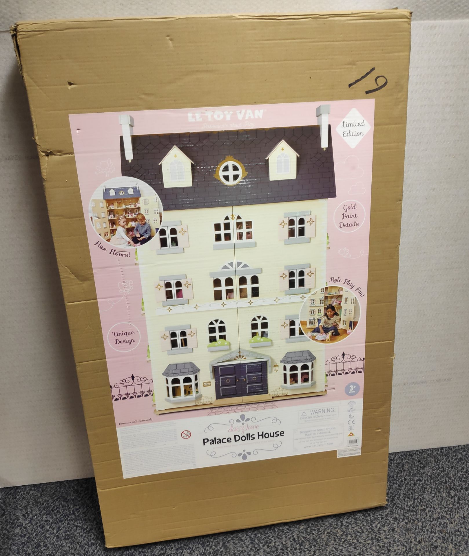 1 x Le Toy Van Wooden Palace Dolls House - New/Boxed - HTYS163 - CL987 - Location: Altrincham WA14 - - Image 3 of 10