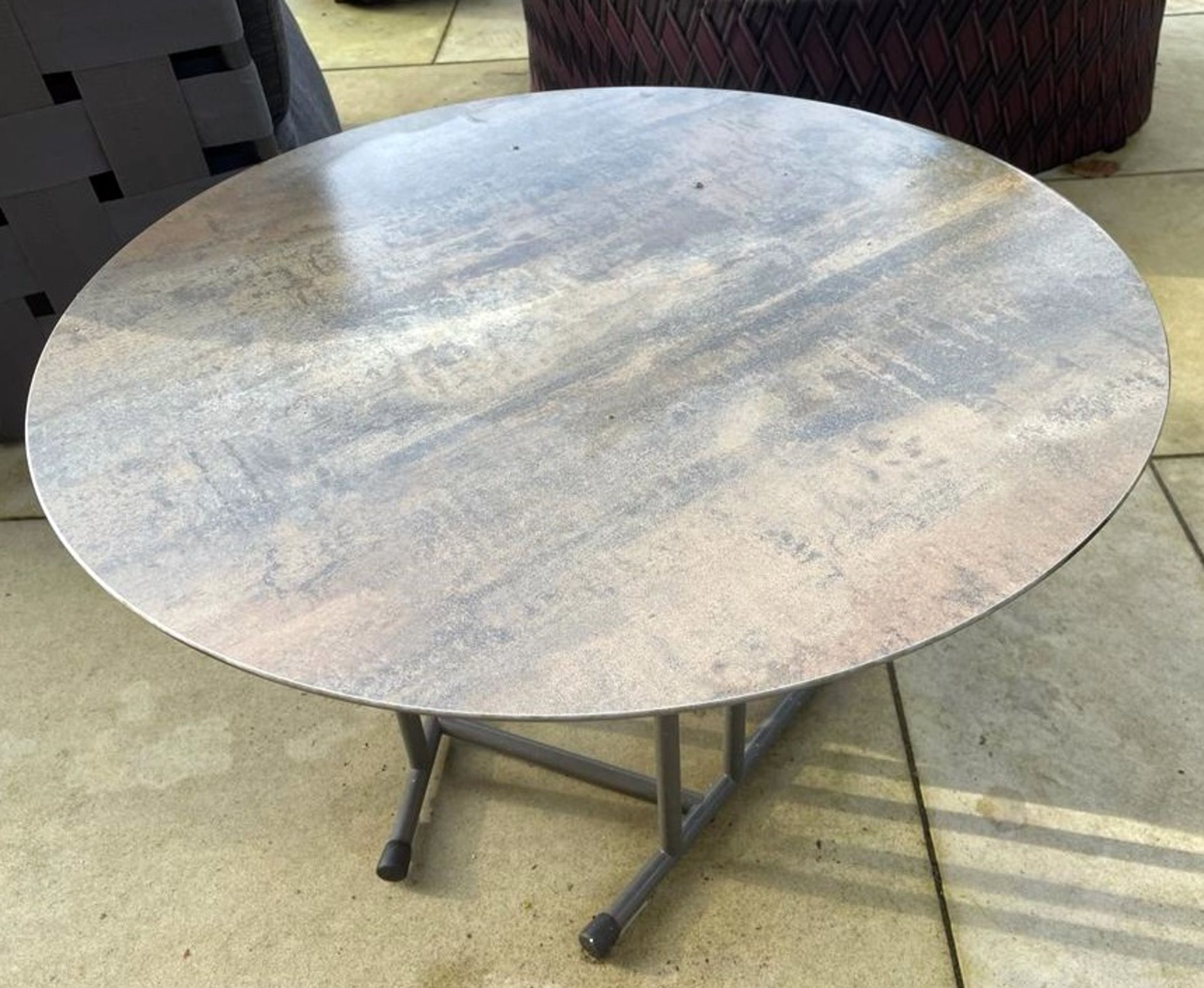 1 x Large Round Stone Topped Outdoor Coffee Table - From an Exclusive Hale Property - No VAT On - Image 2 of 2