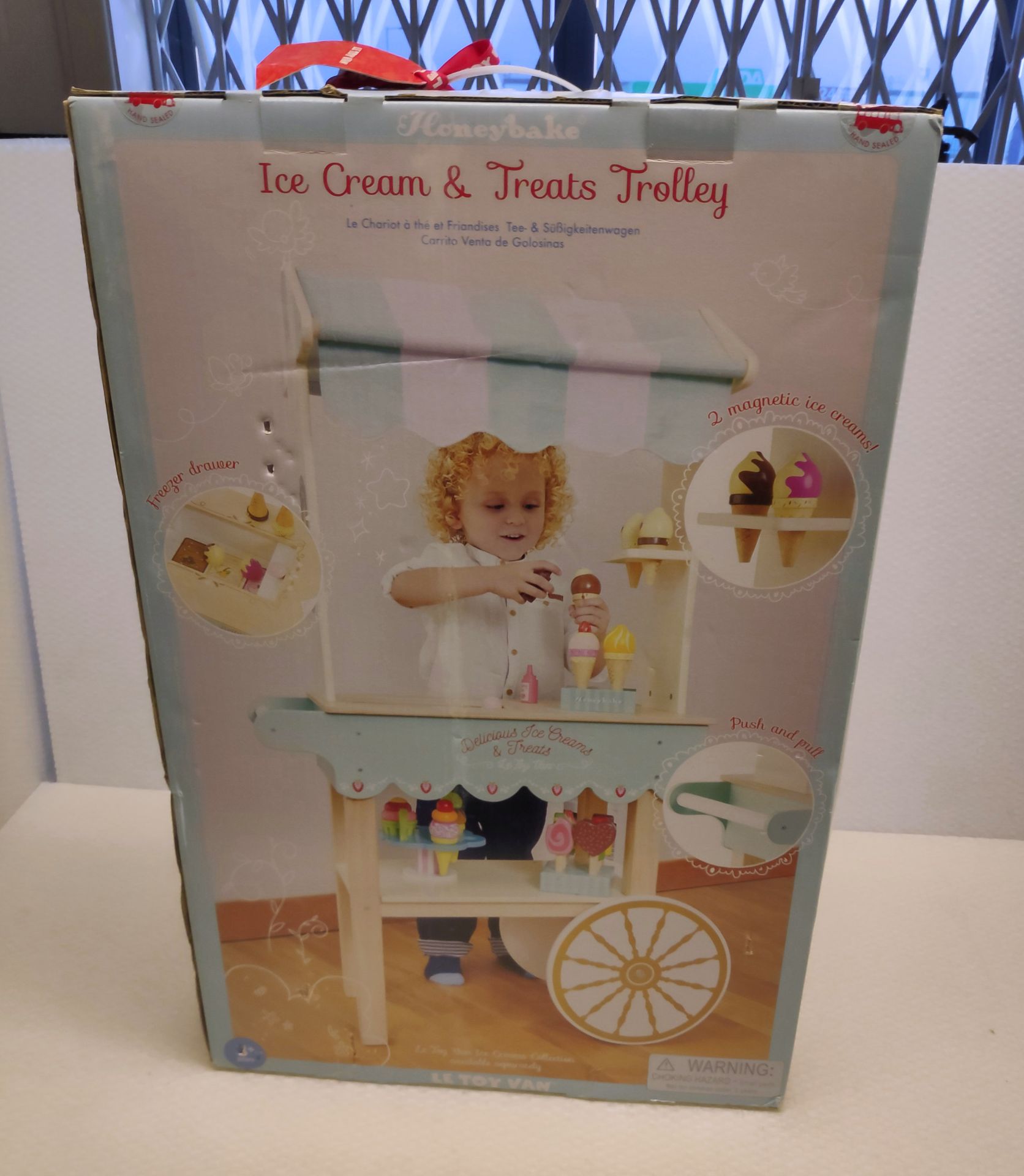 1 x Le Toy Van Wooden Ice Cream & Treats Trolley - New/Boxed - Image 9 of 11
