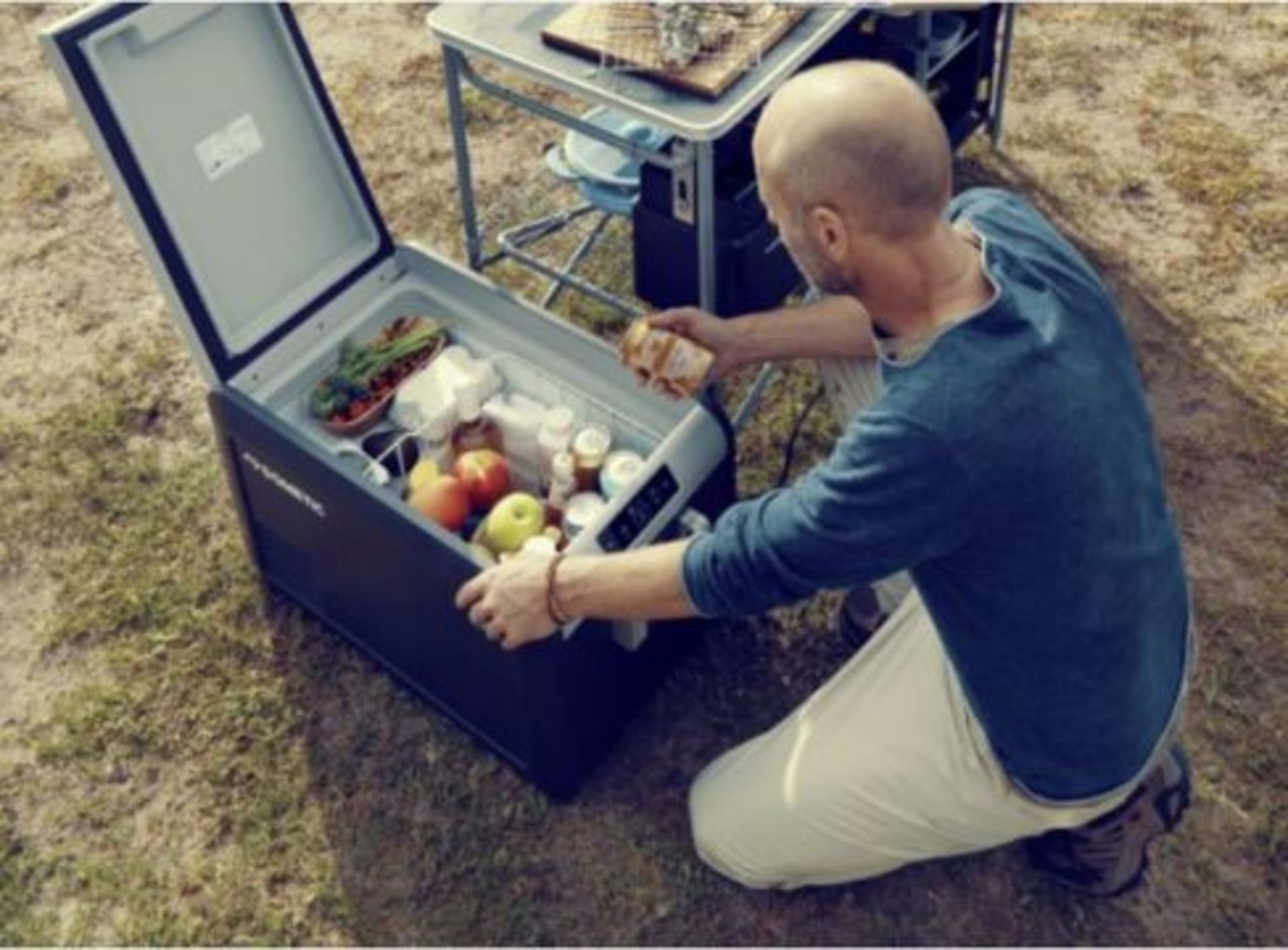 1 x Dometic CFX3 35 Portable 32l Compressor Cooler and Freezer - Perfect For Cooling The Christmas - Image 8 of 9