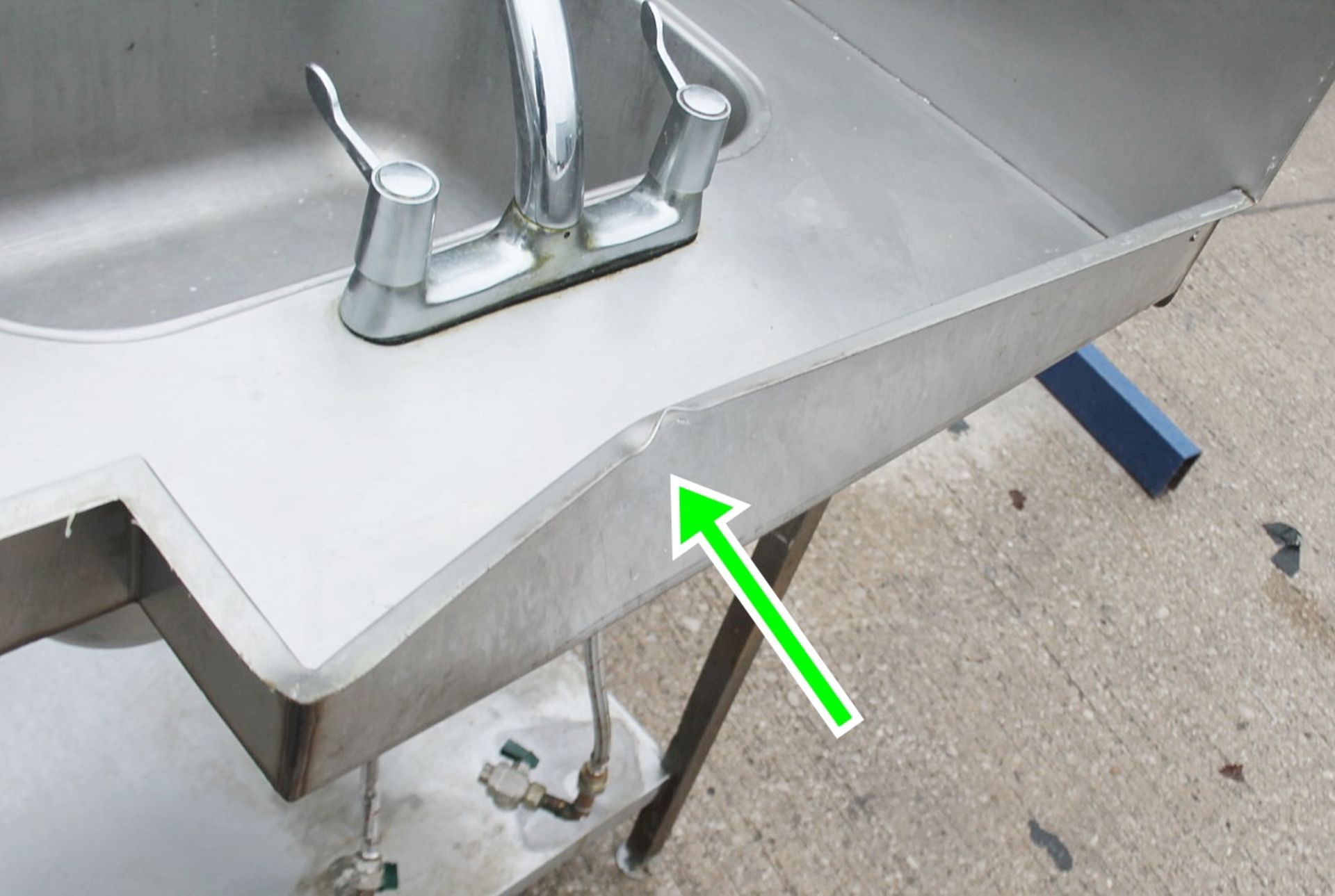 1 x Stainless Steel Commercial Wash Station / Sink Unit, With Upstand And Undershelf - Ref: GEN545 - Image 5 of 6