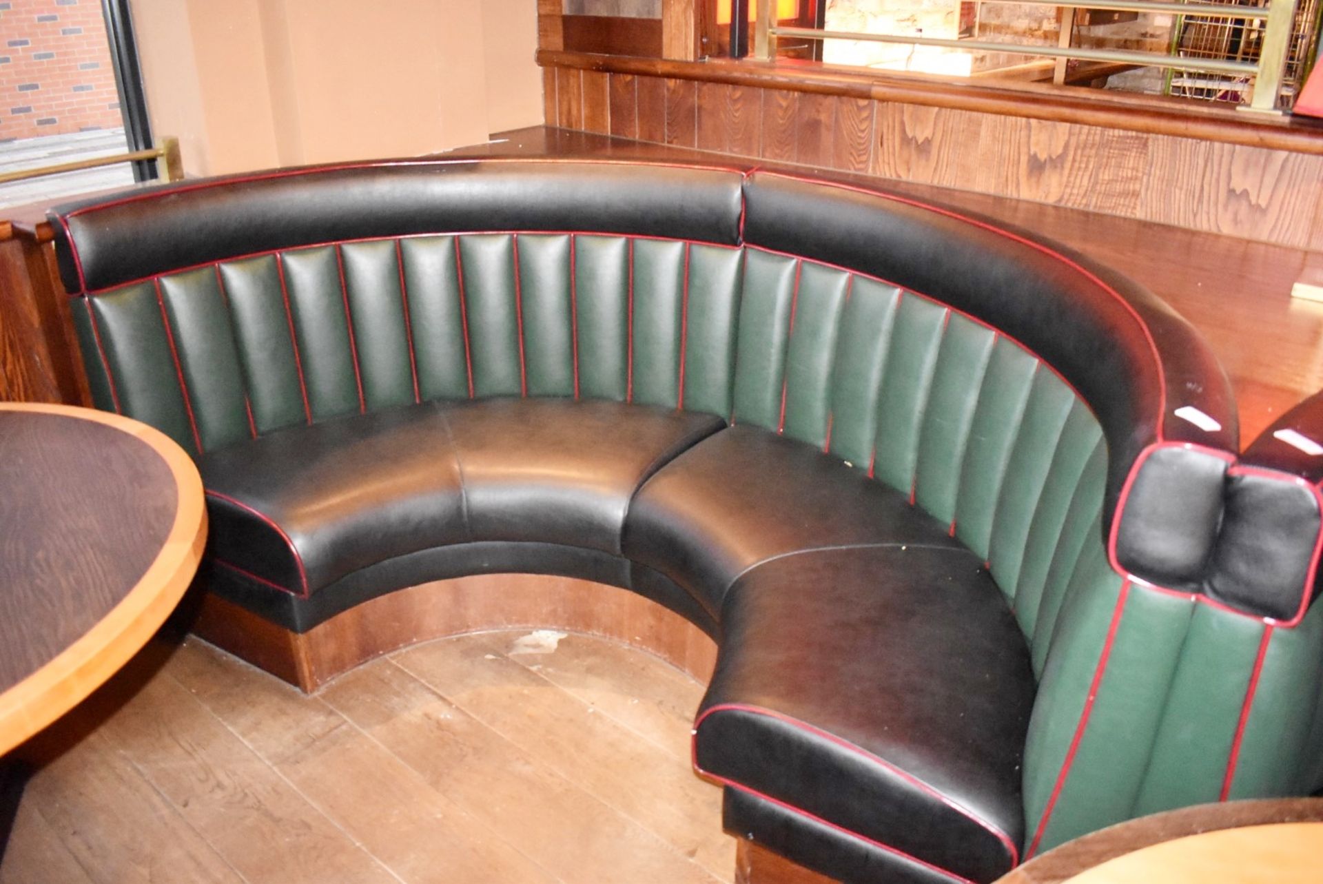 1 x Restaurant C-Shape 4 Person Seating Booth - Green and Black Vertical Fluted Back Upholstery - Image 4 of 4