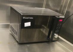 1 x Russell Hobbs Microwave - Ref: BGC008 - CL807 - Covent Garden, LondonFrom a recently closed
