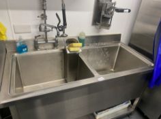 1 x Large Double Bowl Freestanding Sink Unit In Stainless Steel - Includes Rinse Head - Ref: