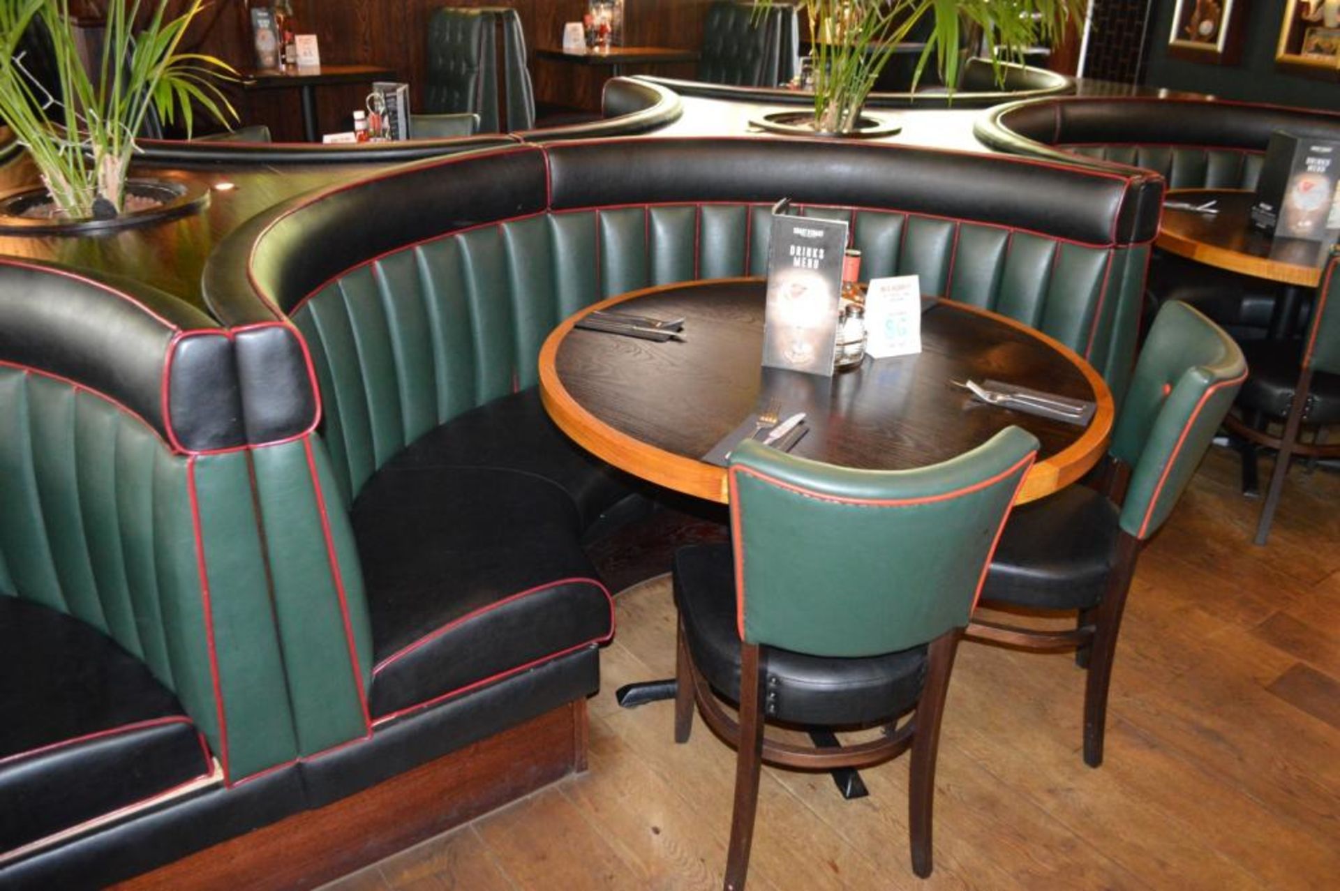 1 x Restaurant C-Shape 4 Person Seating Booth - Green and Black Vertical Fluted Back Upholstery - Image 4 of 5