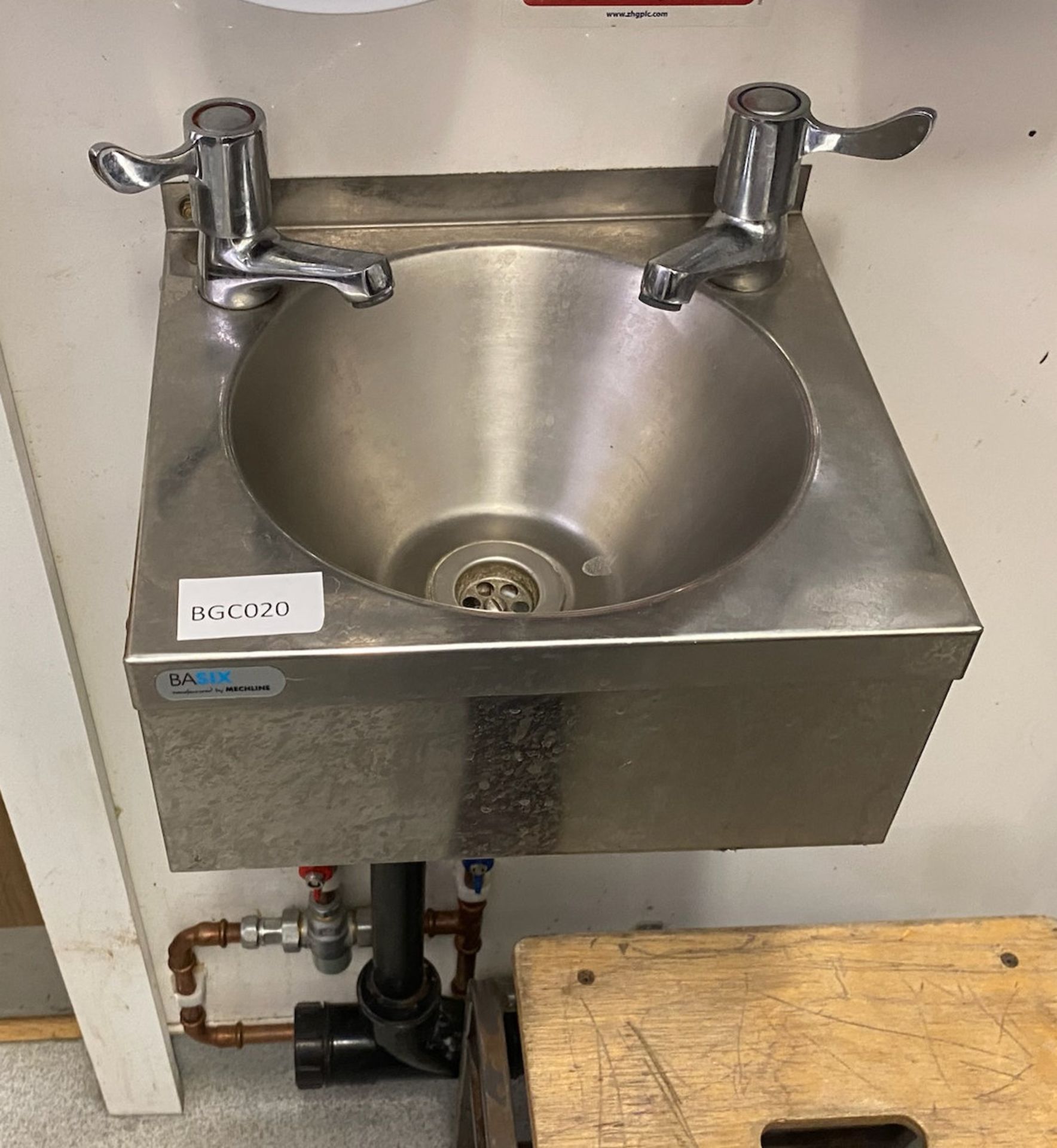 1 x Stainless Steel Wall Mounted Hand Washing Sink - Ref: BGC020 - CL807 - Covent Garden, LondonFrom