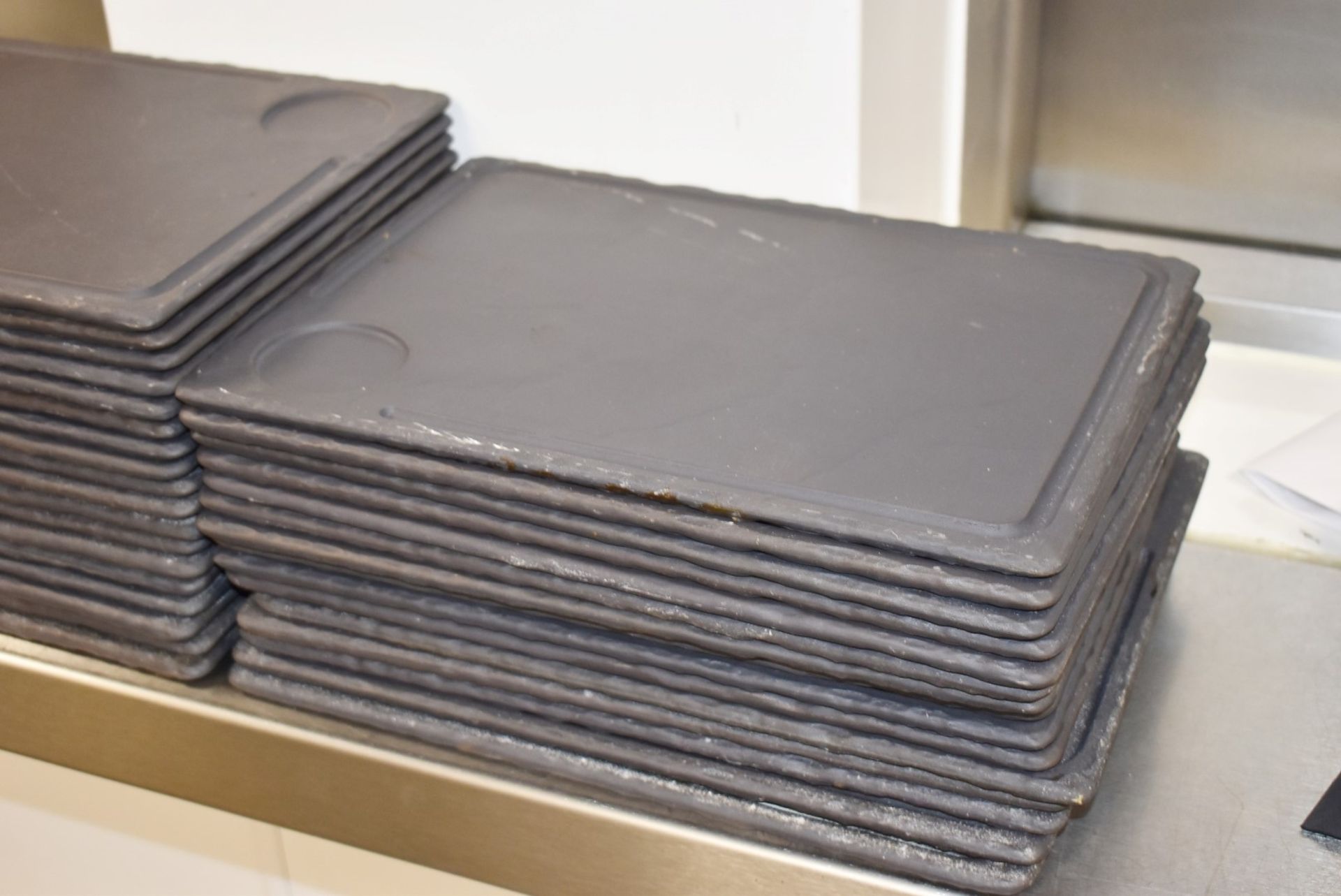 33 x Slate Dinner Boards With Anti Spill Edges and Sauce Pot Holders - Size: 24 x 33 cms - Image 2 of 5