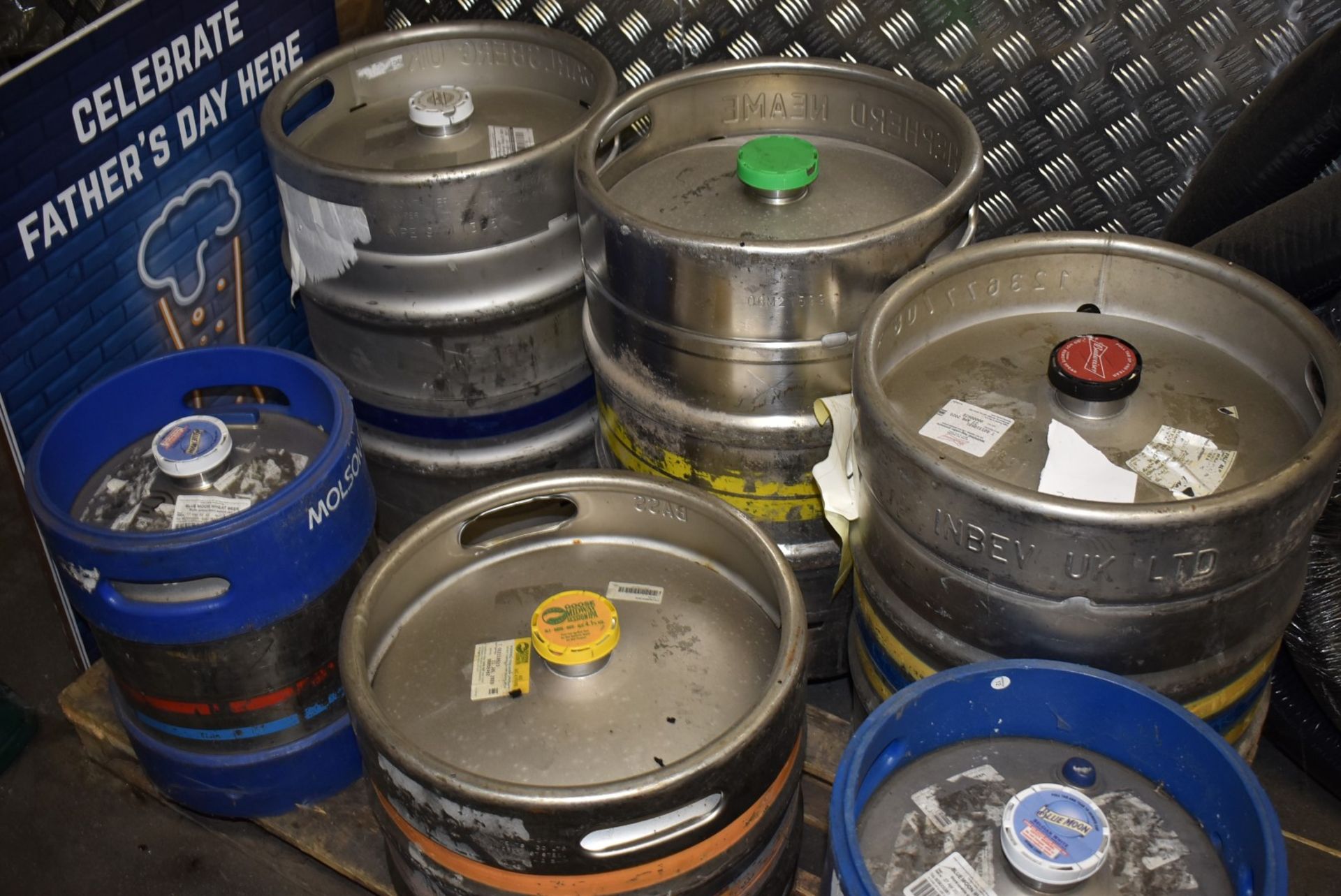 9 x Various Unused Beer Kegs - Past The Best Before Dates - San Miguel, Blue Moon, Budweiser & More - Image 2 of 10