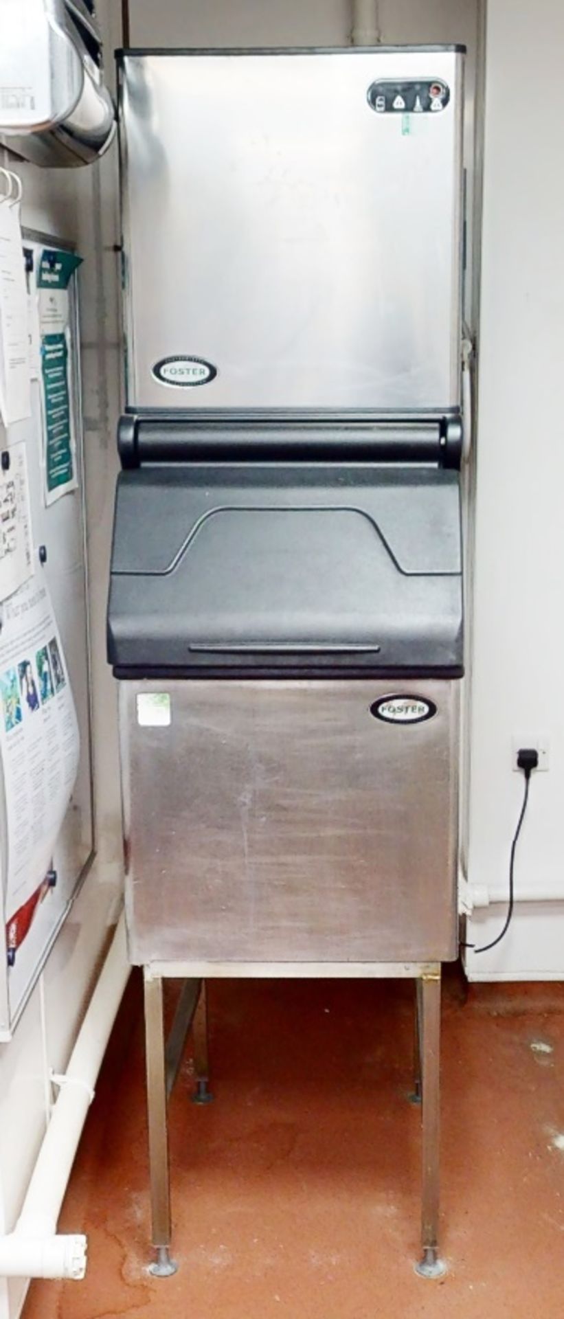 1 x Fosters Commercial Ice Machine With Ice Bin And Stand - Stainless Steel Finish - Ref: GEN561+541 - Image 2 of 8