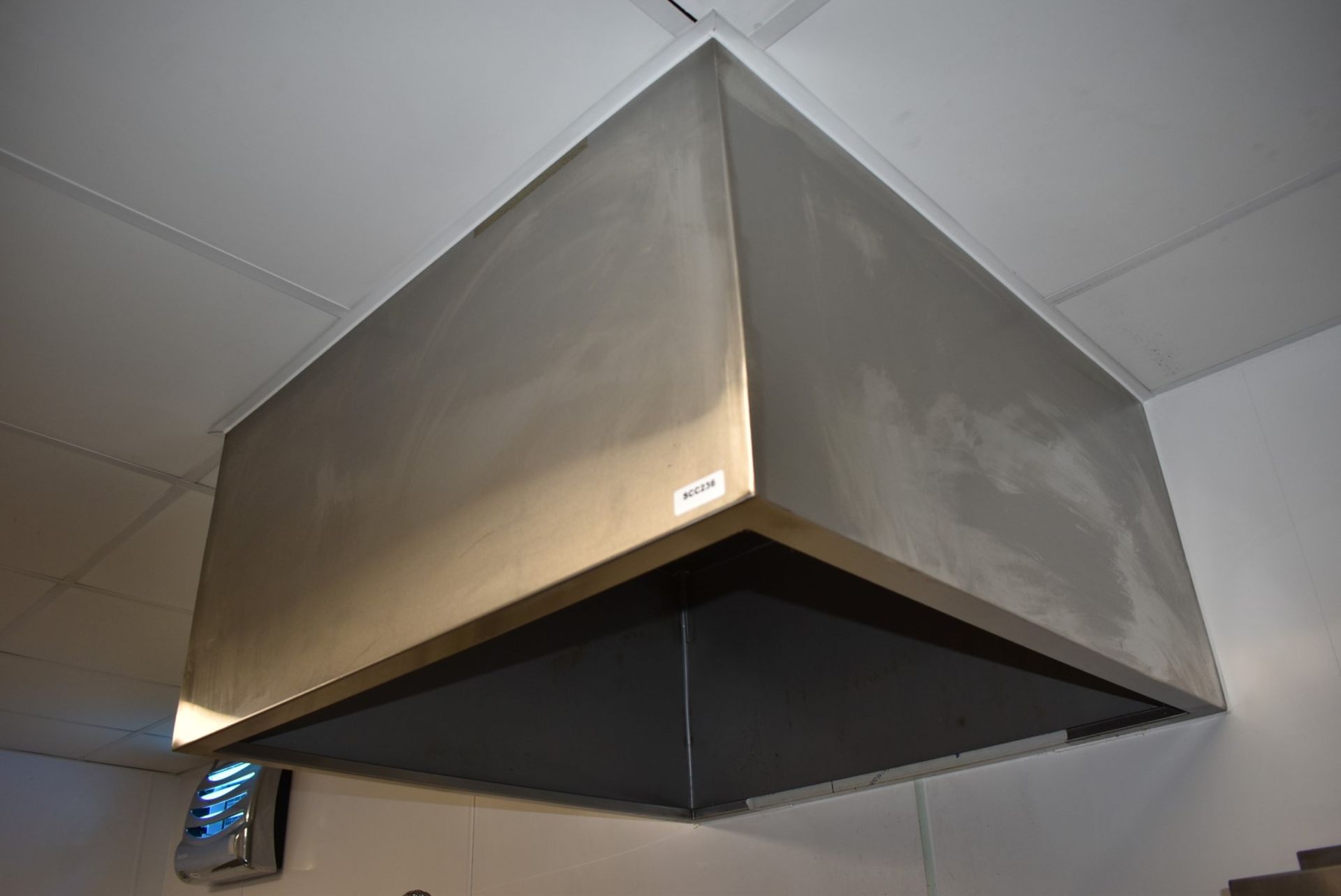 1 x Stainless Steel Extraction Canopy For Passthrough Dishwashers - Size: H48 x W100 x D100 cms - Image 4 of 4