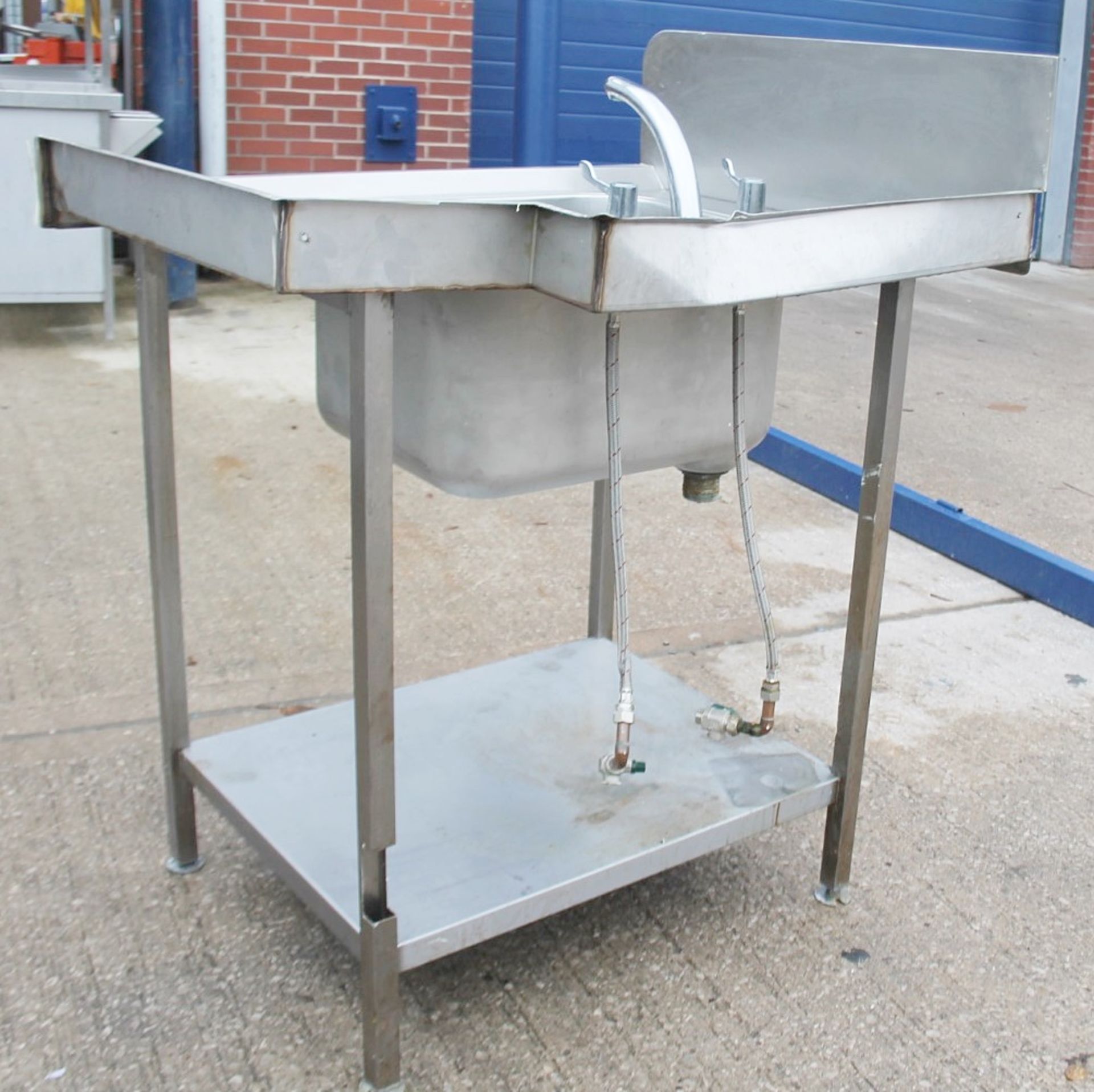 1 x Stainless Steel Commercial Wash Station / Sink Unit, With Upstand And Undershelf - Ref: GEN545 - Image 3 of 6