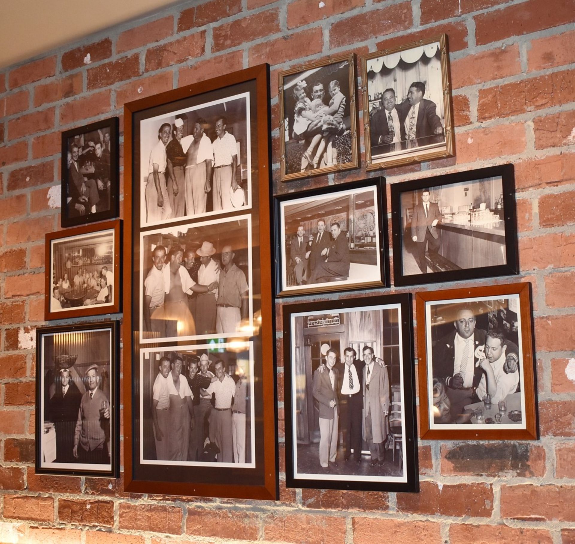 Approx 160 x Assorted Framed Pictures Featuring Nostalgic Images From an Italian-American Restaurant - Image 19 of 31