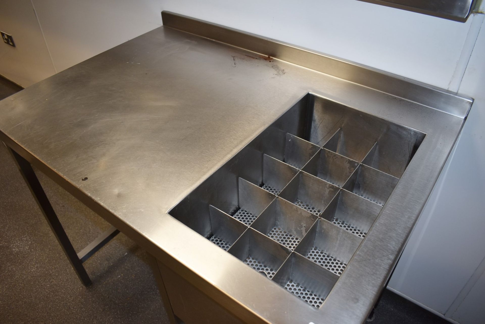 1 x Stainless Steel Prep Table With Integrated Ice Well and Sauce Bottle Dividers - Image 7 of 7