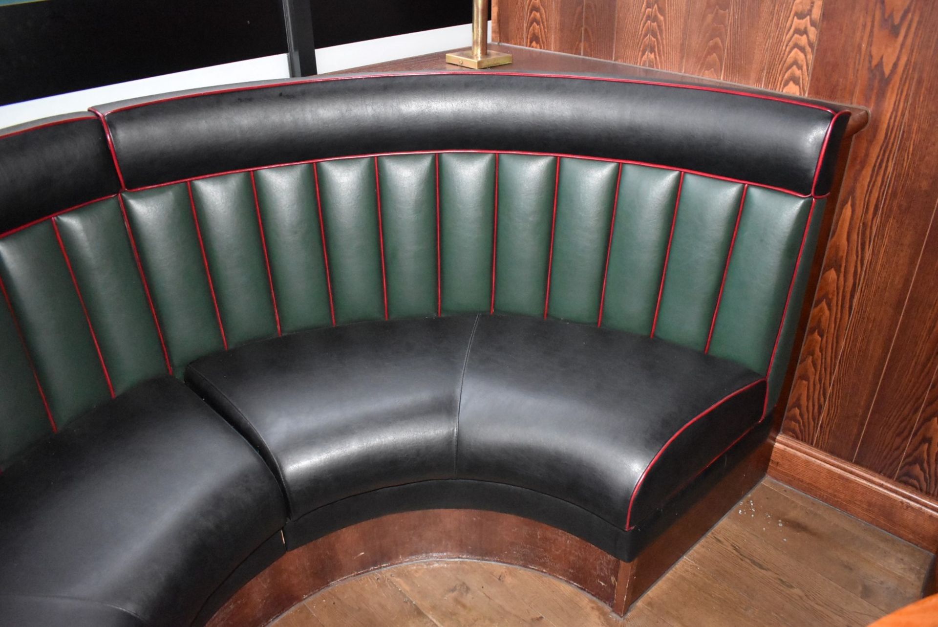 2 x Restaurant C-Shape 4 Person Seating Booth - Green and Black Vertical Fluted Back Upholstery - Image 7 of 13