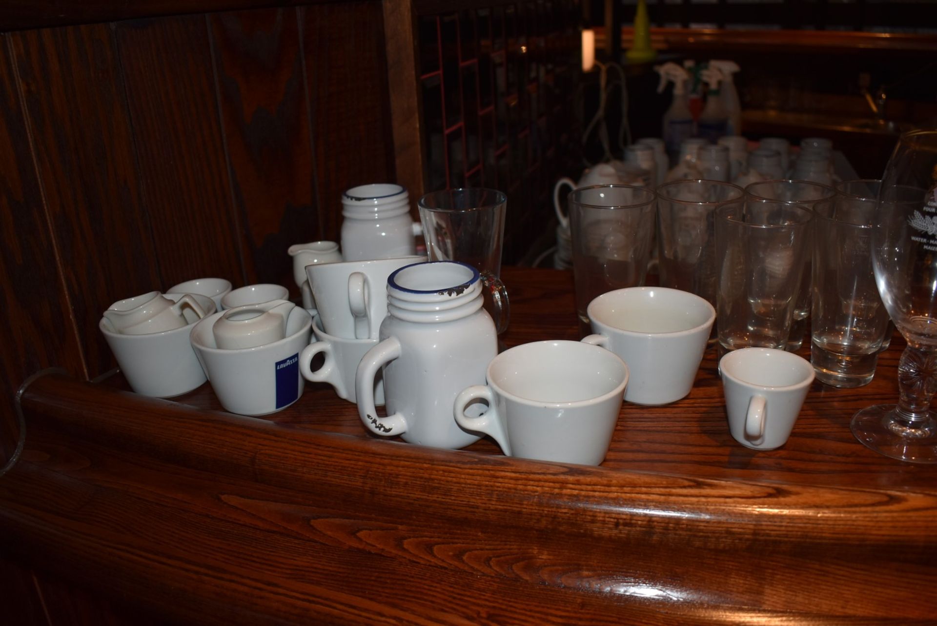 Assorted Collection Ceramic Coffee/Teaware to Include 80 Items - Teapots, Milk Jugs, Saucers & More - Image 9 of 10