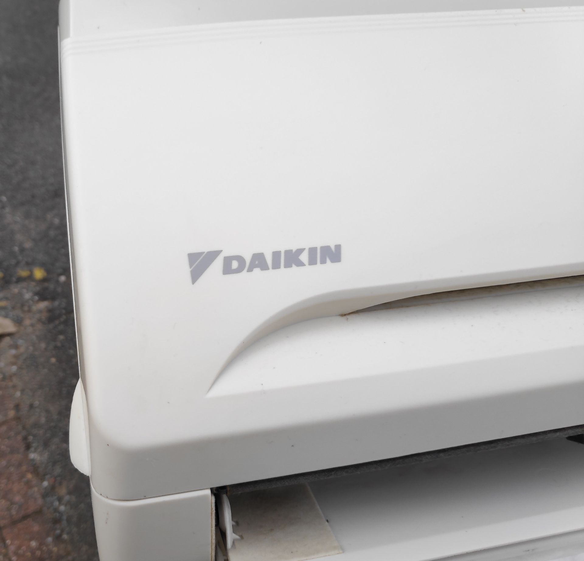 1 x Daikin Wall Mounted Air Conditioner Indoor Unit - Model FXAQ50PAV1 - JMCS115 - CL723 - - Image 3 of 7