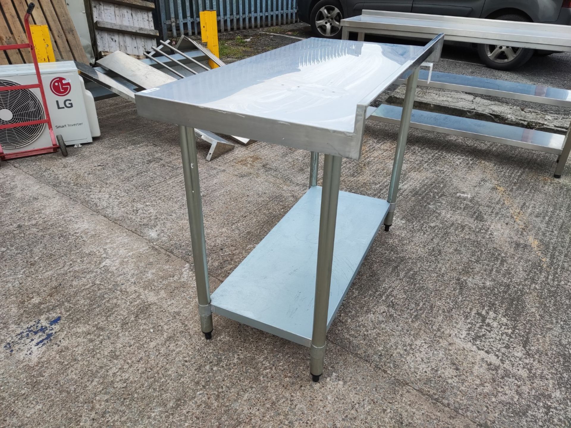 1 x Vogue Stainless Steel Prep Bench with Upstand and Shelf - 120cm (L) x 60cm (W) x 90cm (H) - - Image 4 of 7