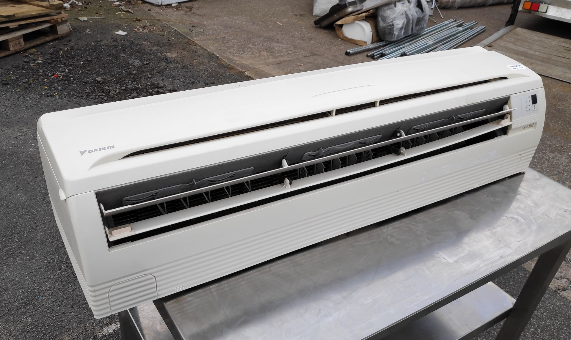 1 x Daikin Wall Mounted Air Conditioner Indoor Unit - Model FXAQ50PAV1 - JMCS115 - CL723 - - Image 4 of 7