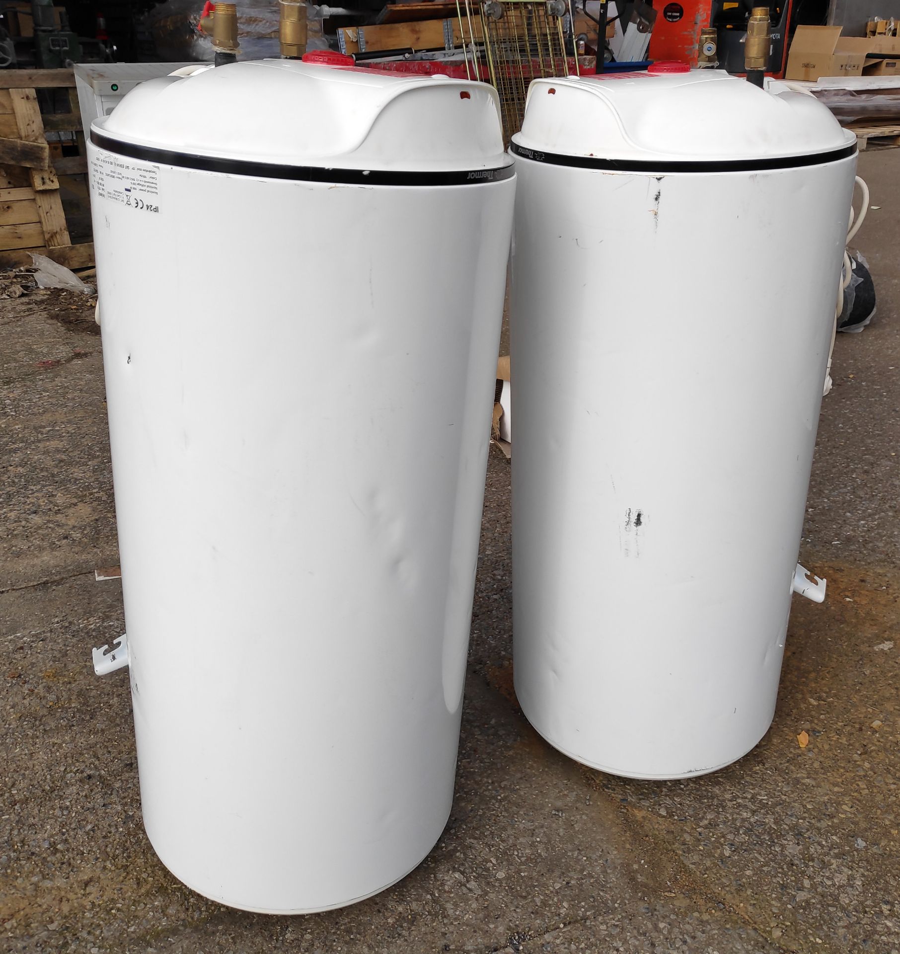 2 x Thermor 261111 100l 1500W Water Cylinders - 1015mm (h) x 433mm (w) x 451mm (d) - JMCS102 - - Image 2 of 10