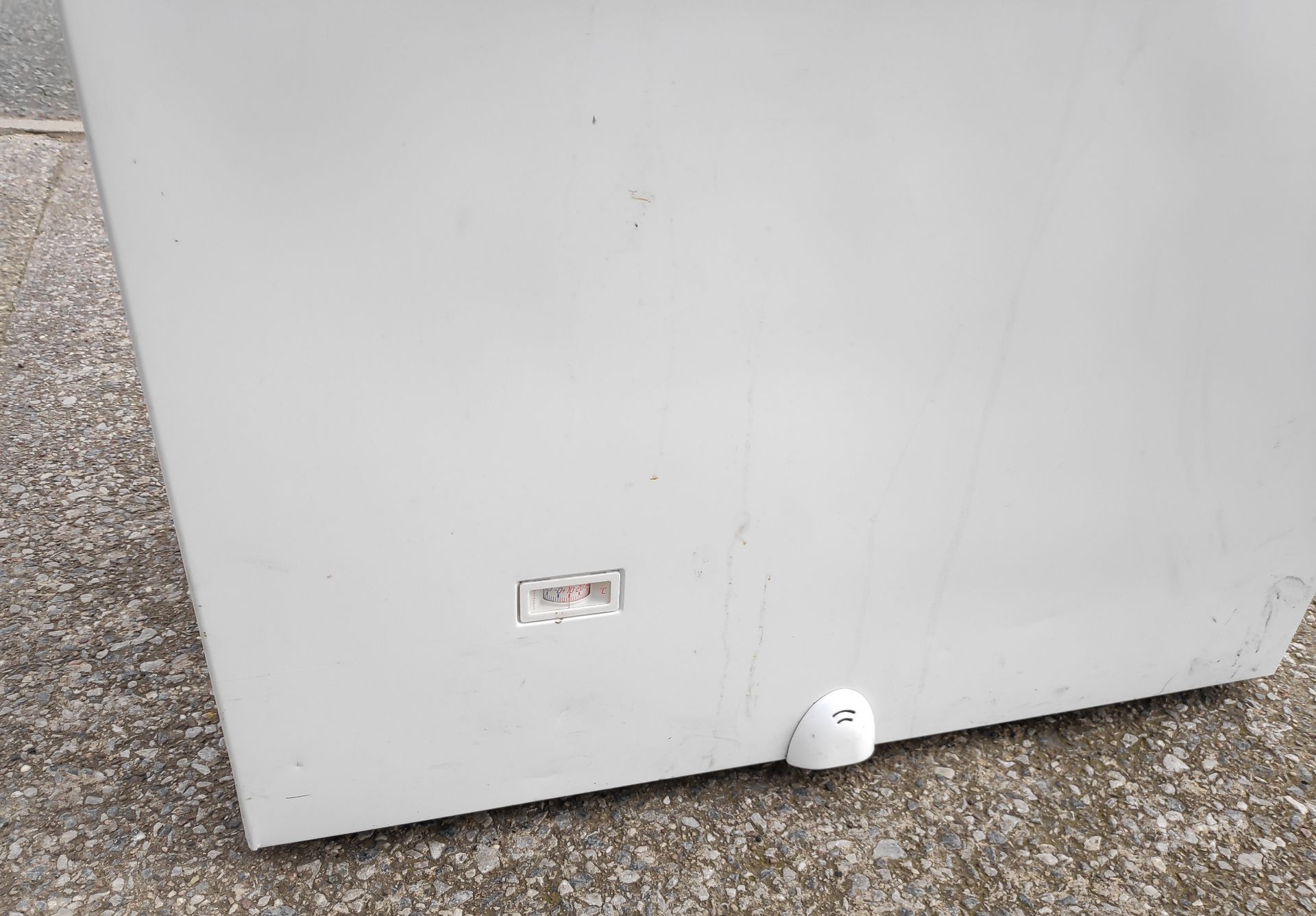 1 x Eurofred 208l Chest Freezer - Model HC240T - JMCS104 - CL723 - Location: Altrincham WA14Fitted - Image 4 of 13