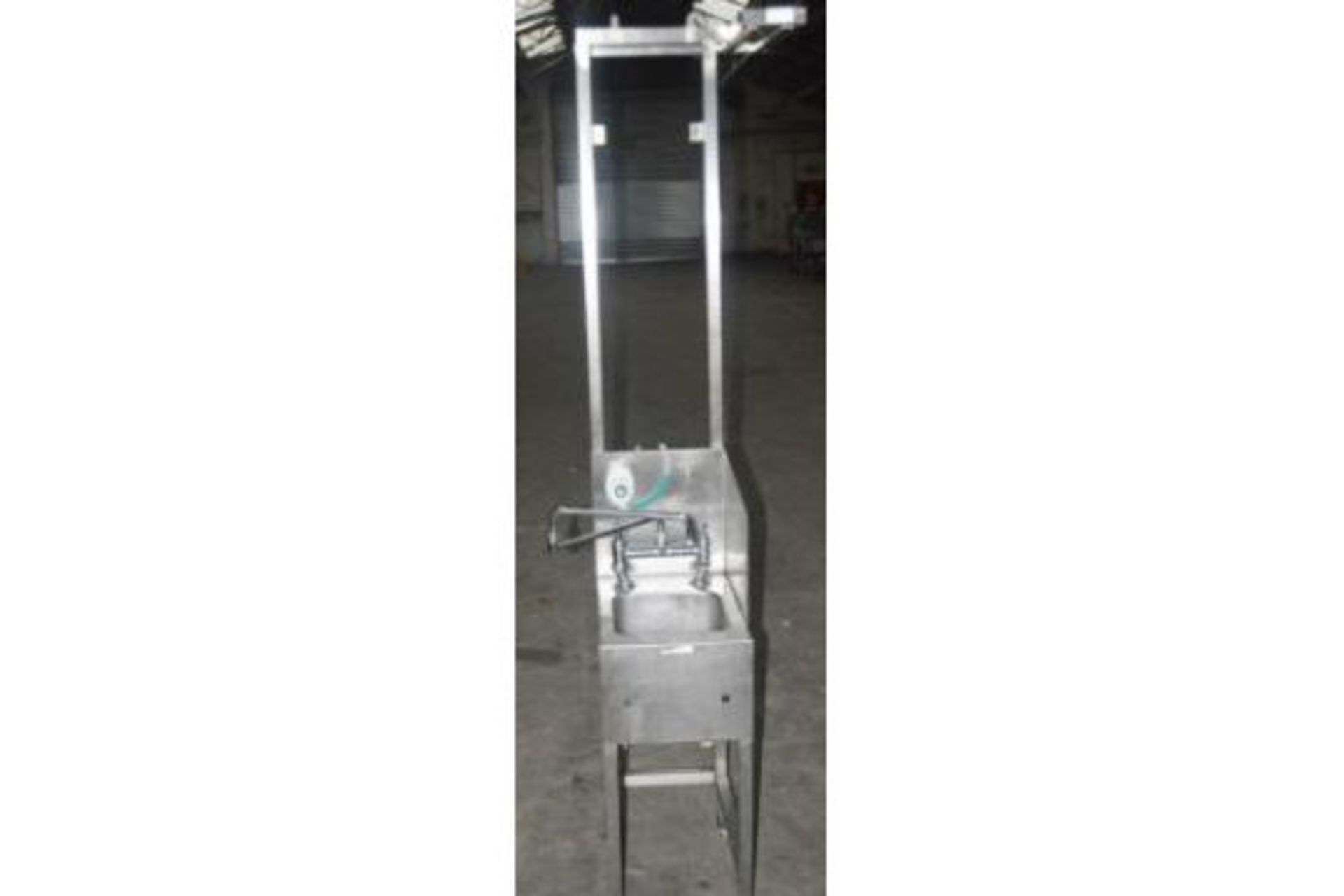 1 x Stainless Steel Commercial Kitchen Janitorial Mop / Cleaning Station - Dimensions: H187 x W33 - Image 4 of 8