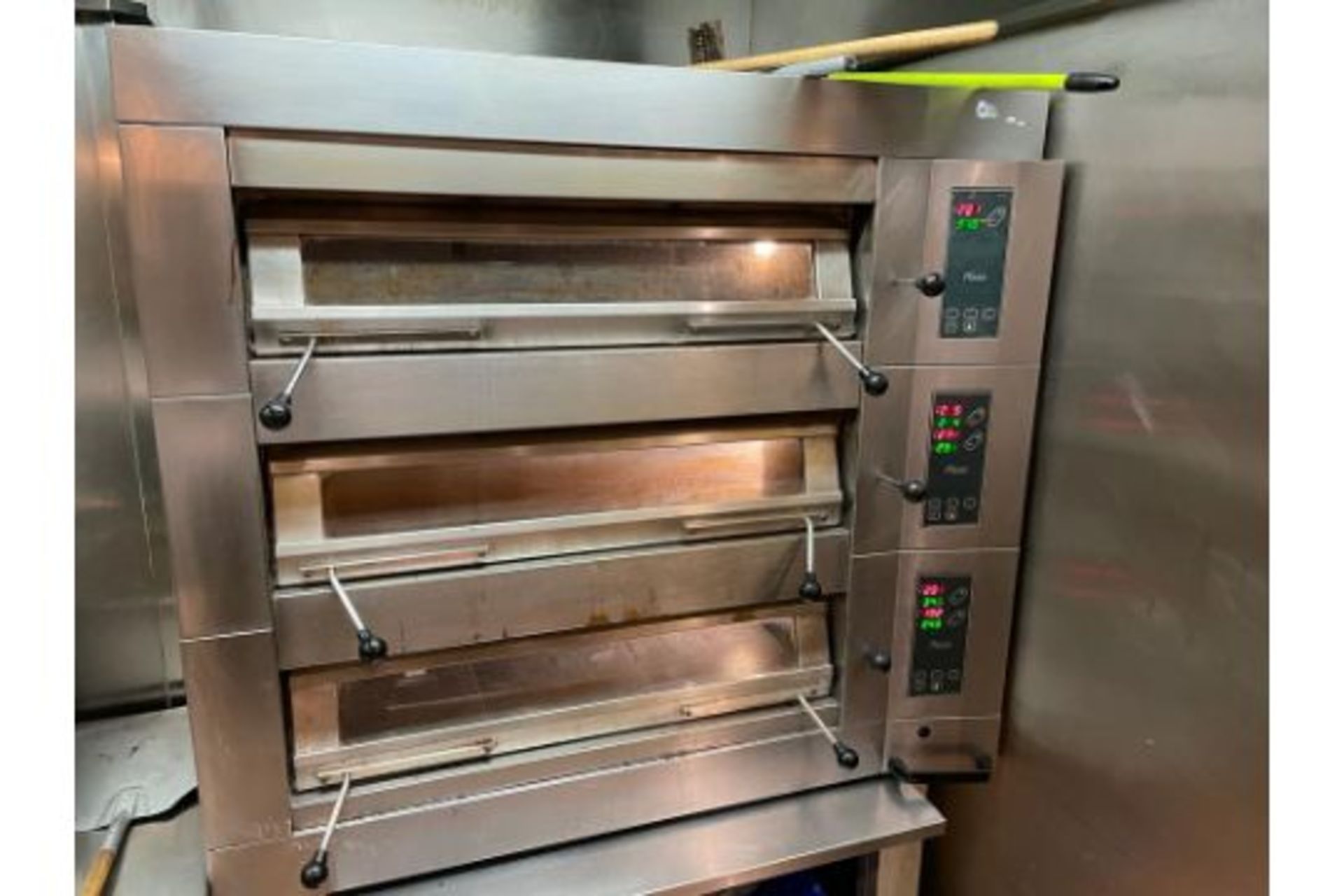 1 x Electric Triple Deck Commercial Pizza Oven - Ref: FPAD210 - CL686 - Electric 3 Phase - Location: - Image 4 of 12