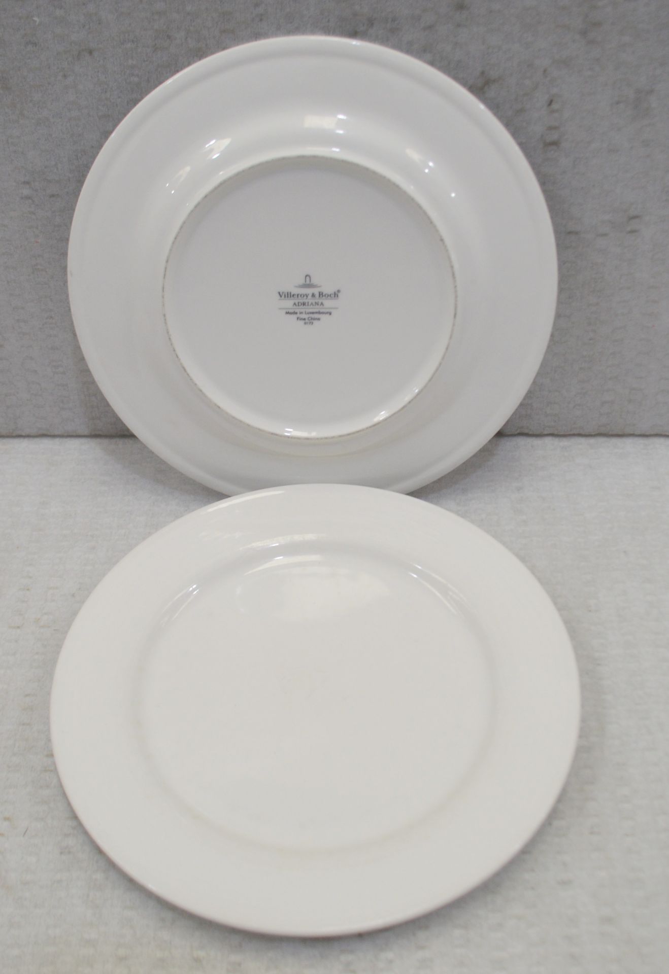 54 x Villeroy & Boch Dinner Plates - Dimensions: 27cm – Recently Removed From a Commercial - Image 3 of 3