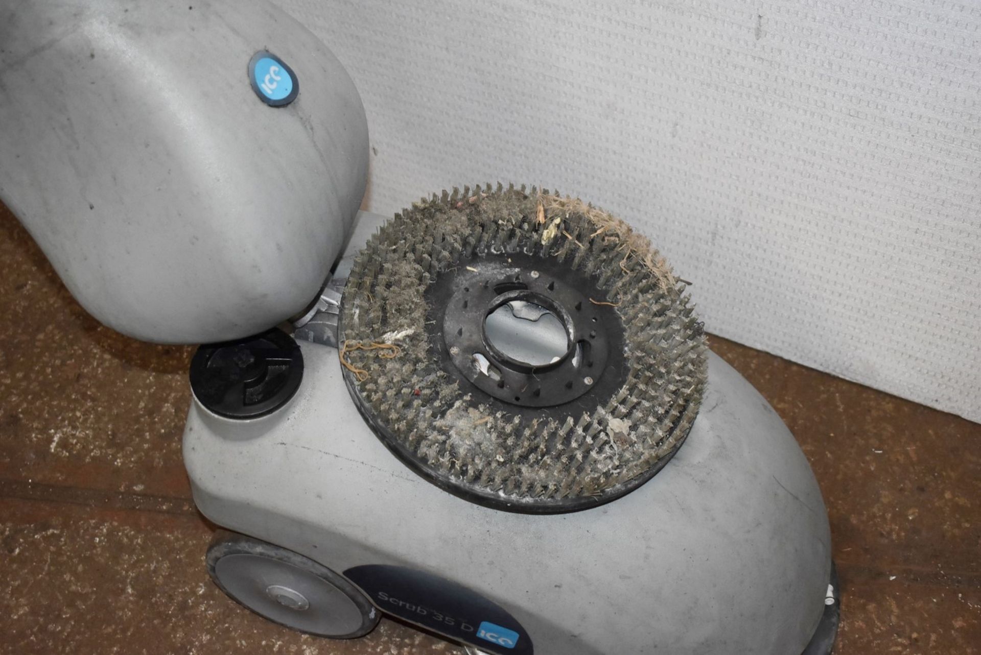 1 x Ice Scrub 35D Compact Floor Scrubber - Recently Removed From a Supermarket Environment Due to - Image 6 of 15