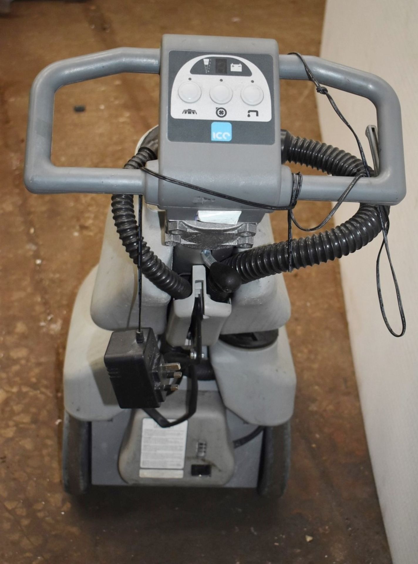 1 x Ice Scrub 35D Compact Floor Scrubber - Recently Removed From a Supermarket Environment Due to - Image 4 of 15