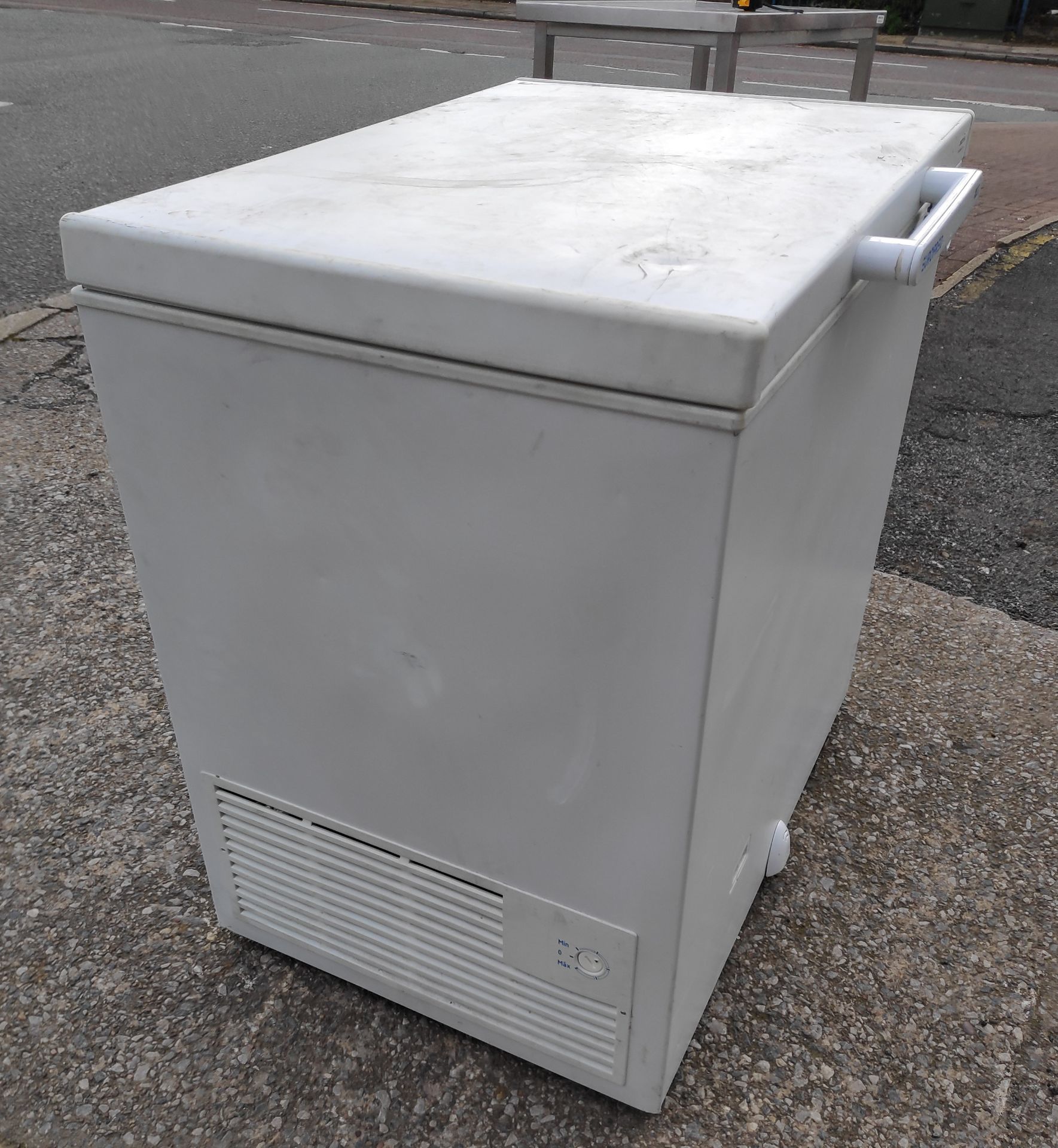 1 x Eurofred 208l Chest Freezer - Model HC240T - JMCS104 - CL723 - Location: Altrincham WA14Fitted - Image 3 of 13