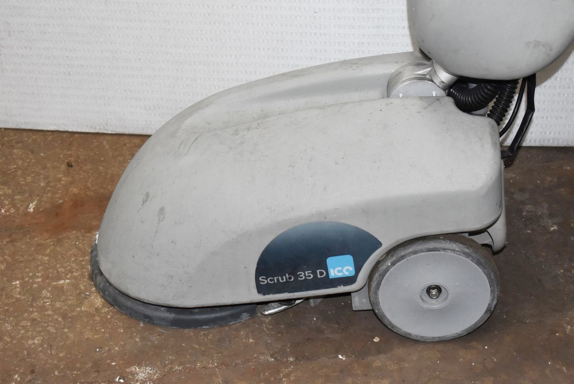 1 x Ice Scrub 35D Compact Floor Scrubber - Recently Removed From a Supermarket Environment Due to - Image 7 of 15