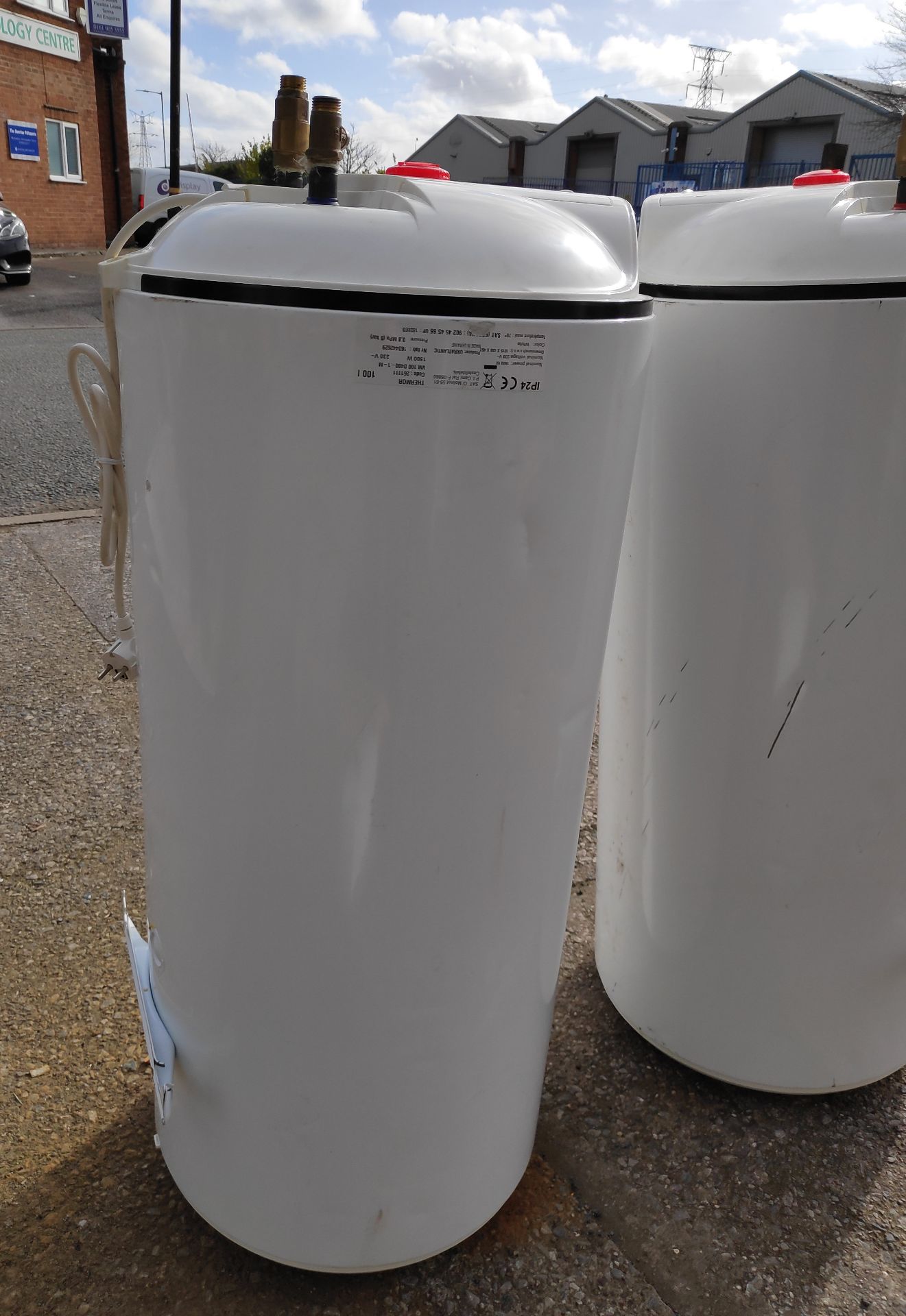 2 x Thermor 261111 100l 1500W Water Cylinders - 1015mm (h) x 433mm (w) x 451mm (d) - JMCS102 - - Image 9 of 10