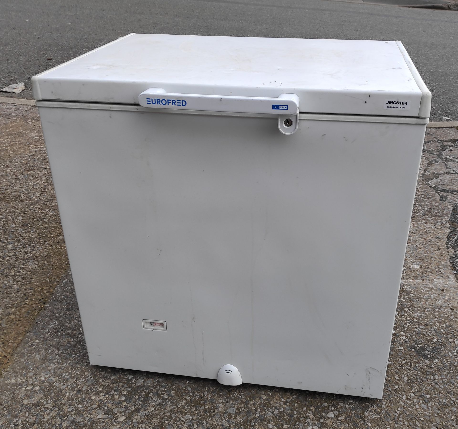 1 x Eurofred 208l Chest Freezer - Model HC240T - JMCS104 - CL723 - Location: Altrincham WA14Fitted