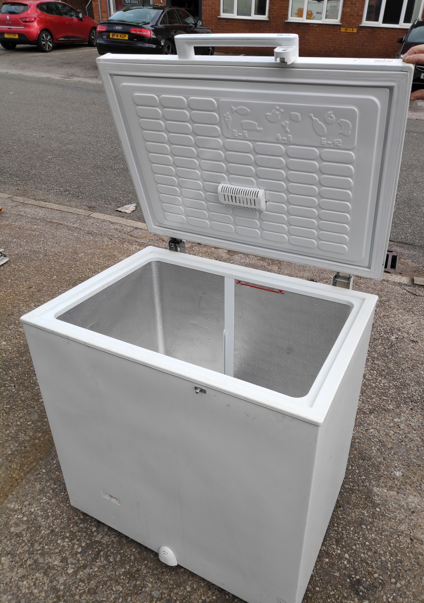 1 x Eurofred 208l Chest Freezer - Model HC240T - JMCS104 - CL723 - Location: Altrincham WA14Fitted - Image 8 of 13