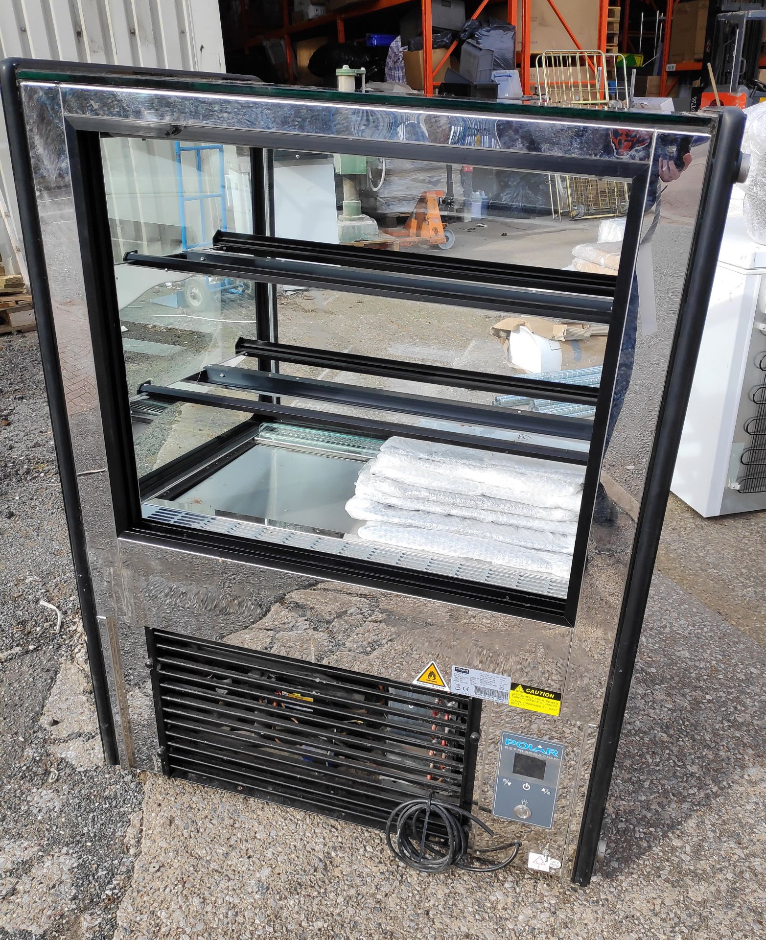 1 x Polar Refrigerated Deli Display 300 Ltr - Model GG216-03 - 120cm (H) x 72.5cm (W) x 90cm (L) - - Image 2 of 12