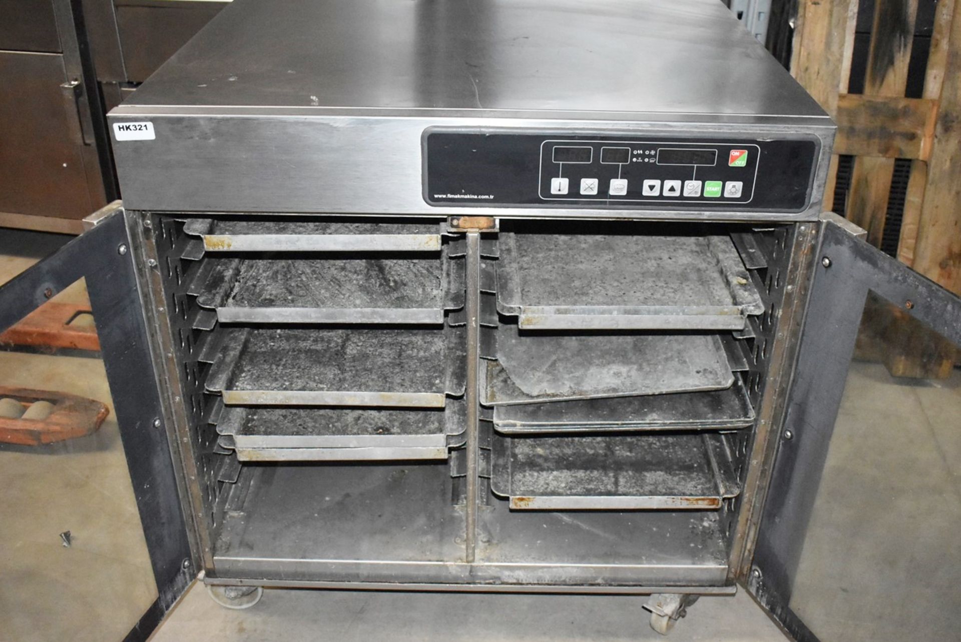 1 x FiMAK Windrose FW10 Convection Baking Oven - 240v - Size: 95 x 95 x 95 cms - Ref : HK321 WH2 B5G - Image 6 of 8