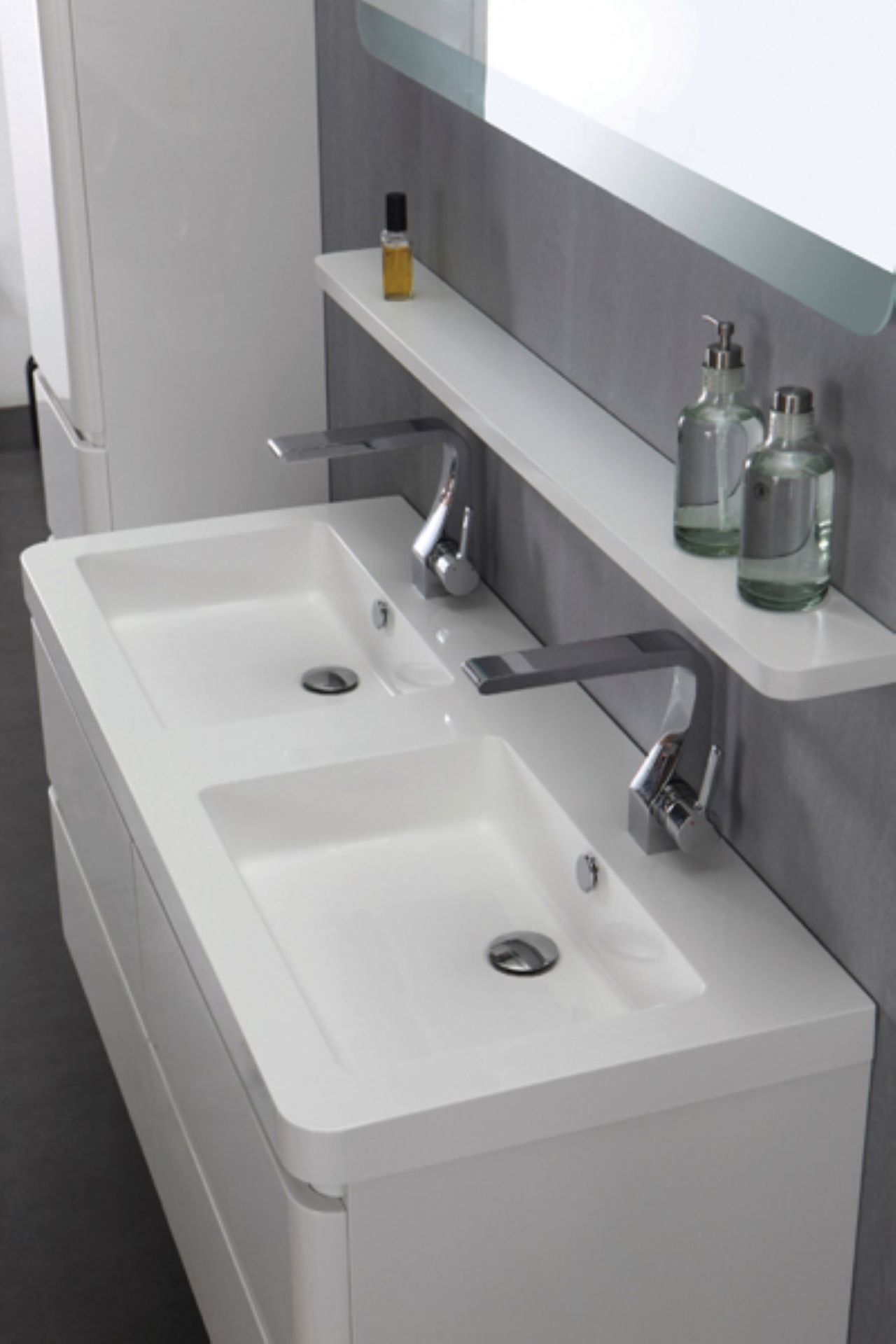 1 x Austin Bathrooms URBAN 120 Wall Mounted Bathroom Vanity Unit With MarbleTECH Twin Sink Basin - Image 3 of 6