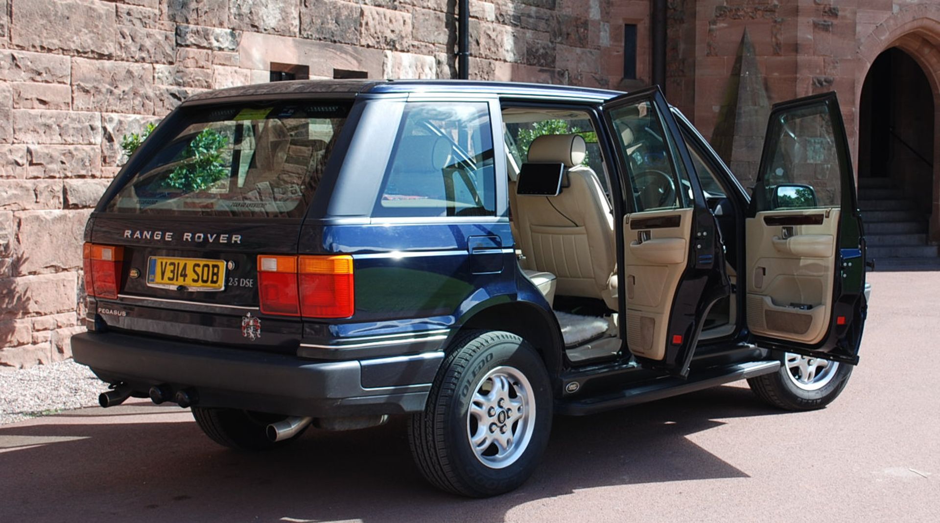 1999 Range Rover P38 2.5 DSE - CL027 - NO VAT ON THE HAMMER - Image 2 of 38