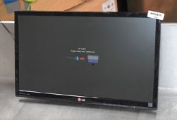 1 x LG 22 Inch LED Computer Monitor - Model 22EA53 - Includes PSU - Ref: MPC839 - CL678 -