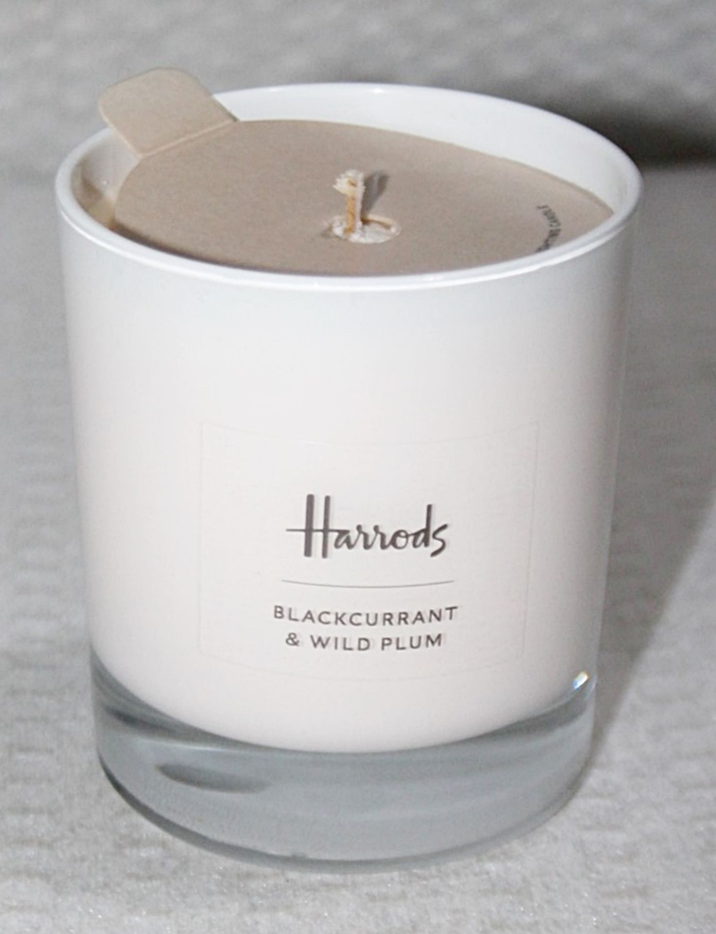 1 x HARRODS Branded Blackcurrant And Wild Plum Candle (230g) - Unused Boxed Stock - Ref: HHW369/ - Image 4 of 5