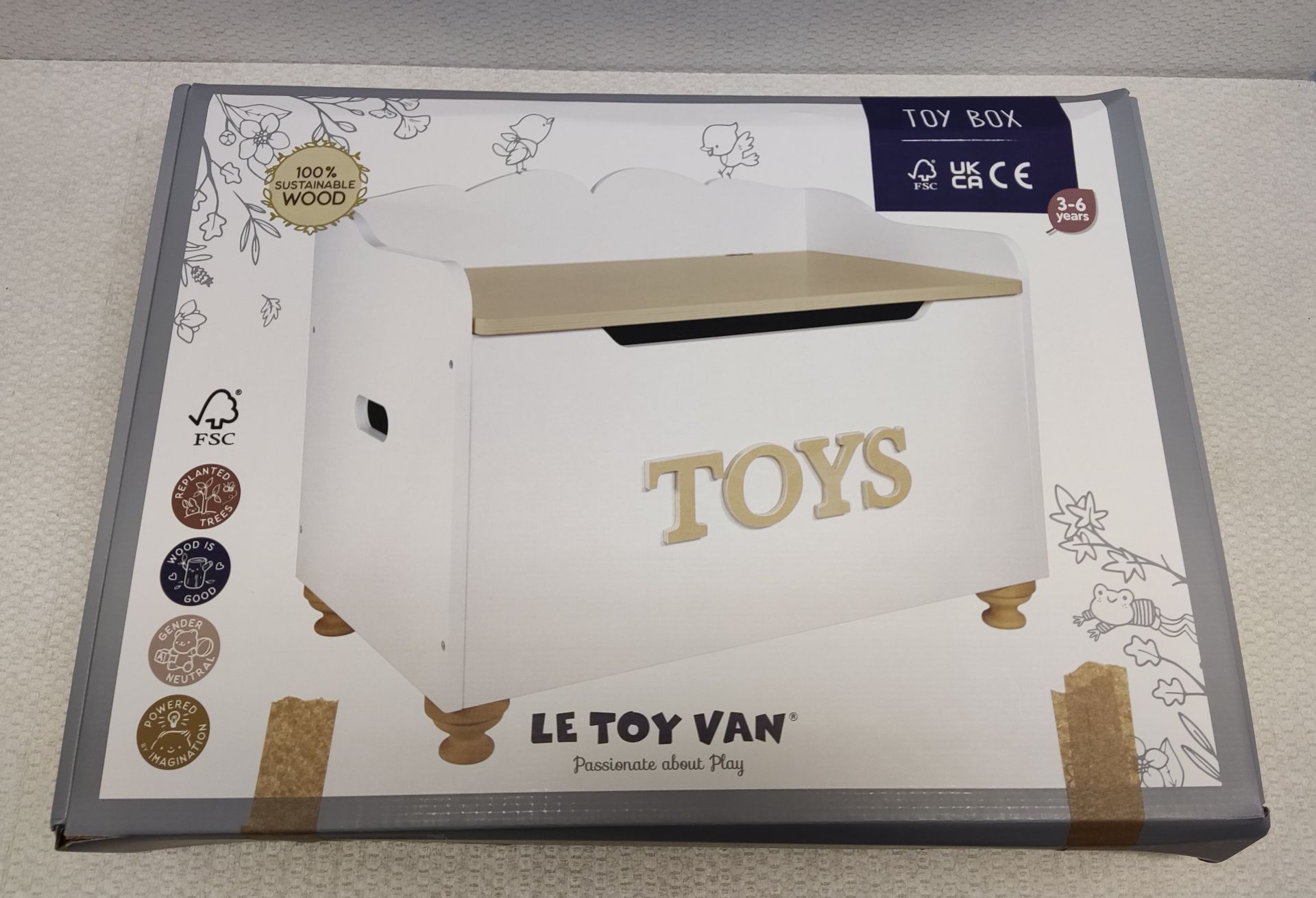 1 x LE TOY VAN Hand-Crafted Wooden Toy Storage Box - Boxed - HTYS176 - Location: Altrincham WA14 - Image 2 of 11