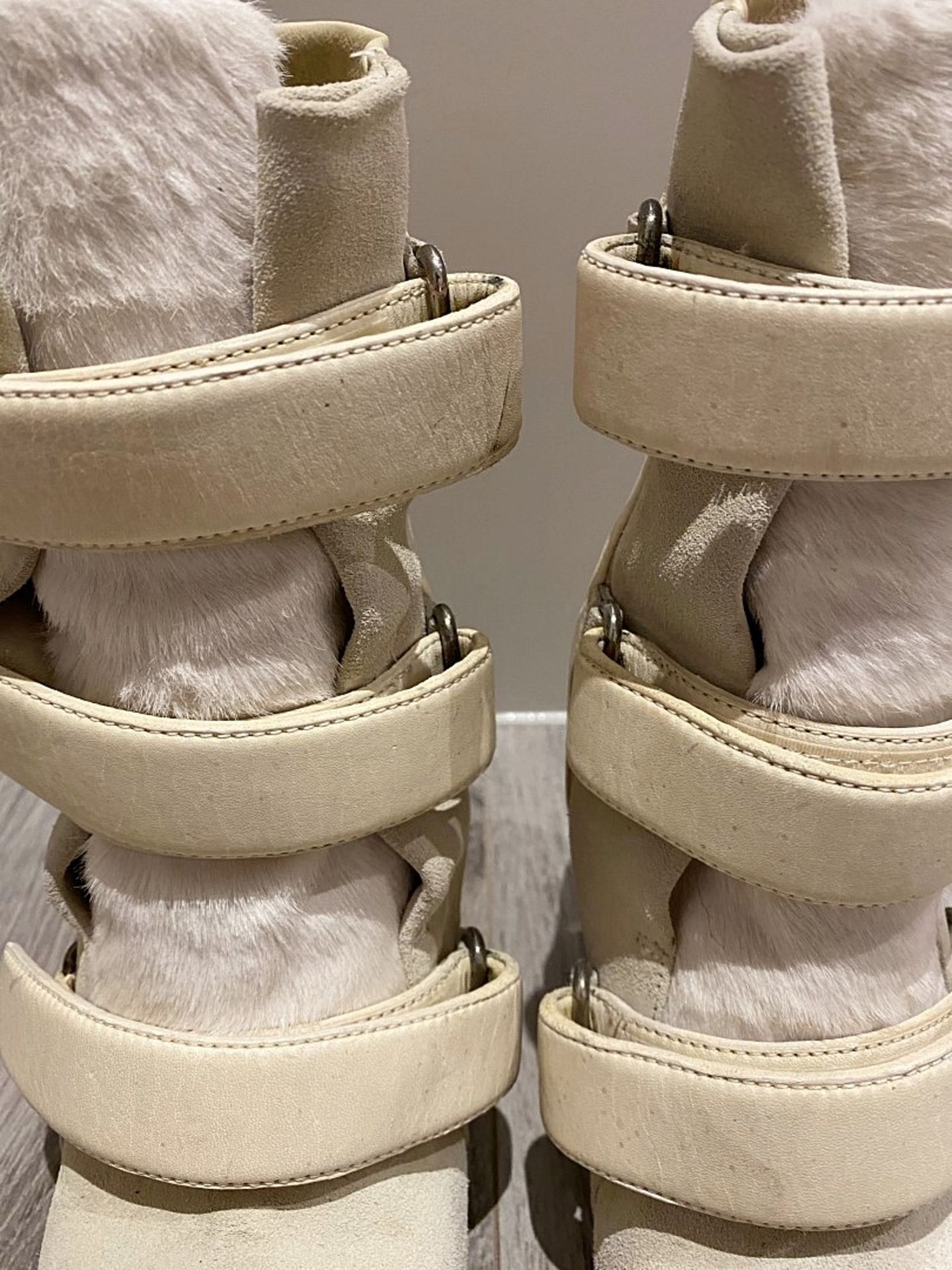 1 x Pair Of Genuine Isabel Marant Boots In Crème And Fur - Size: 37 - Preowned in Very Good Conditio - Image 3 of 5