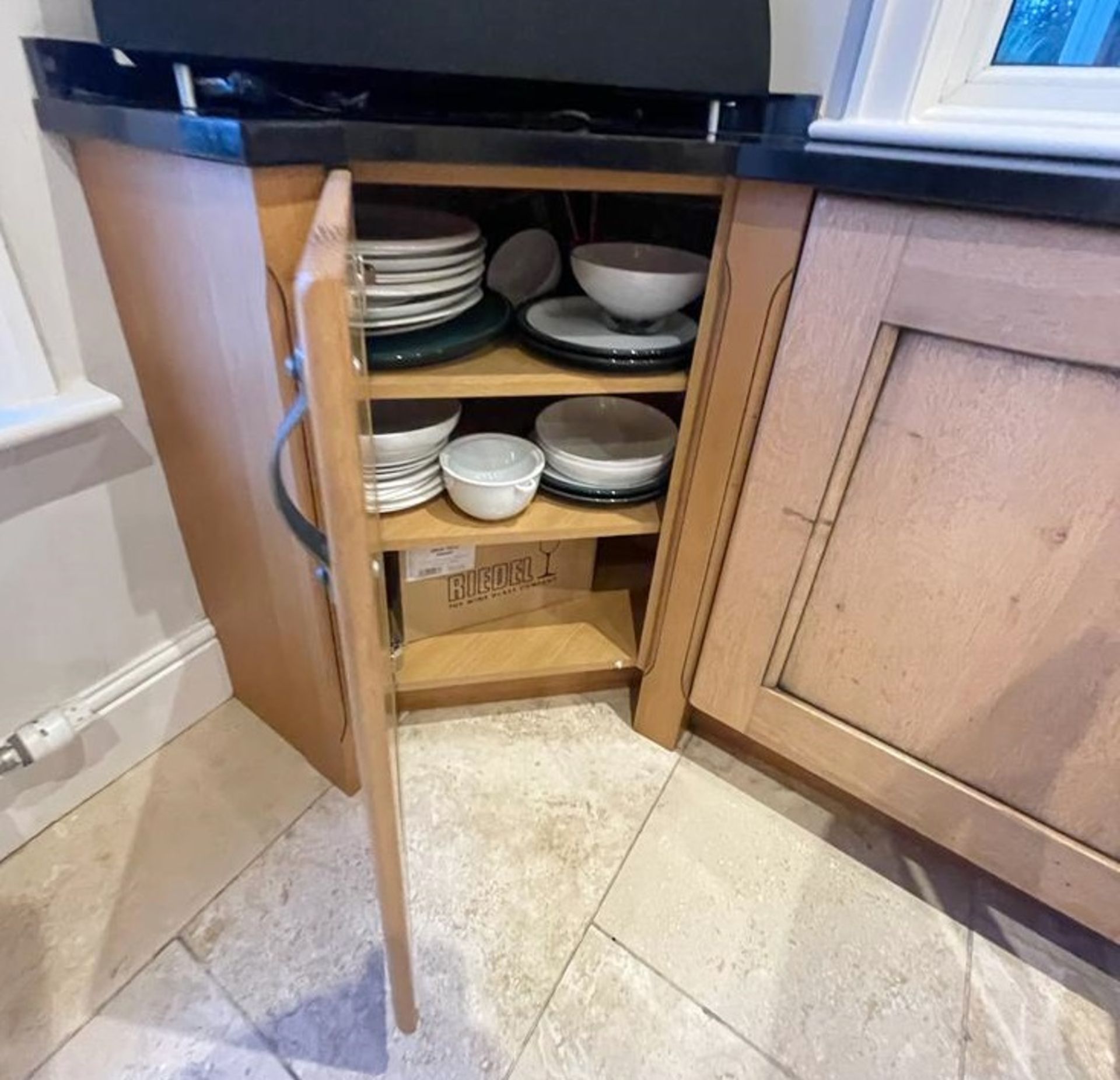 1 x Bespoke Solid Oak Kitchen With Black Granite Worktops, Island, Utility Room Units & Dining Table - Image 35 of 70