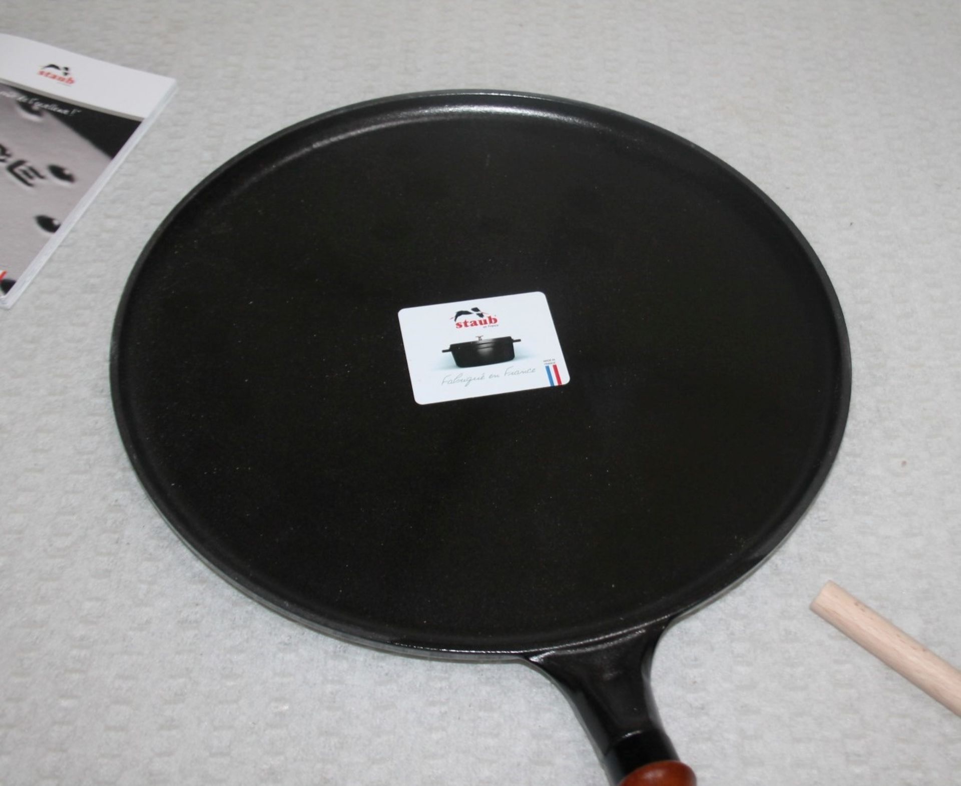 1 x STAUB Pancake Pan (28cm) - Made in France - Original Price £89.95 - Unused Boxed Stock - Image 9 of 10