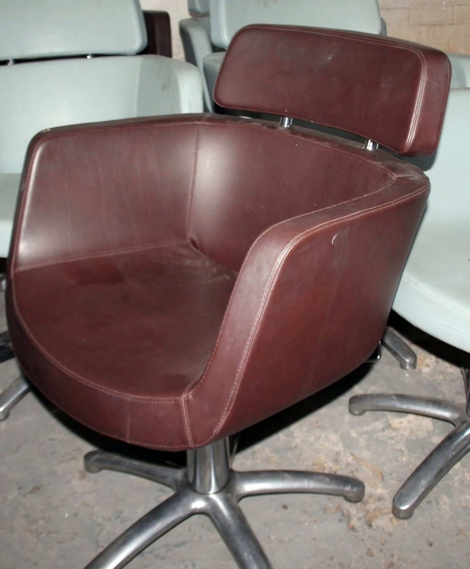 5 x Malet Branded Professional Hairdressing Salon Swivel Chairs In Brown / Blue *Please Read Full - Image 4 of 4