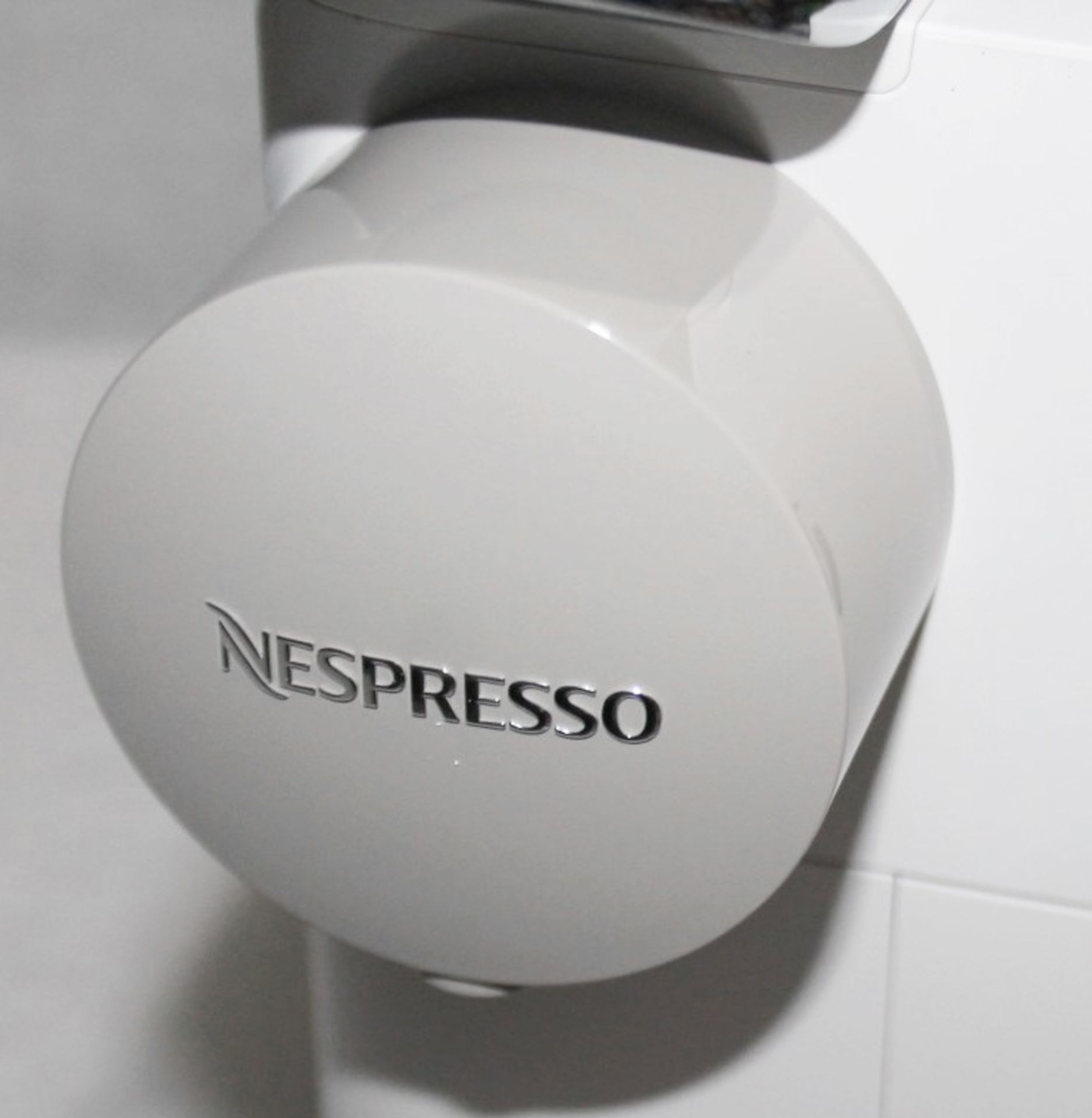 1 x DeLonghi Lattissima One Nespresso Coffee Machine - Original Price £258.00 - Boxed - Image 16 of 18
